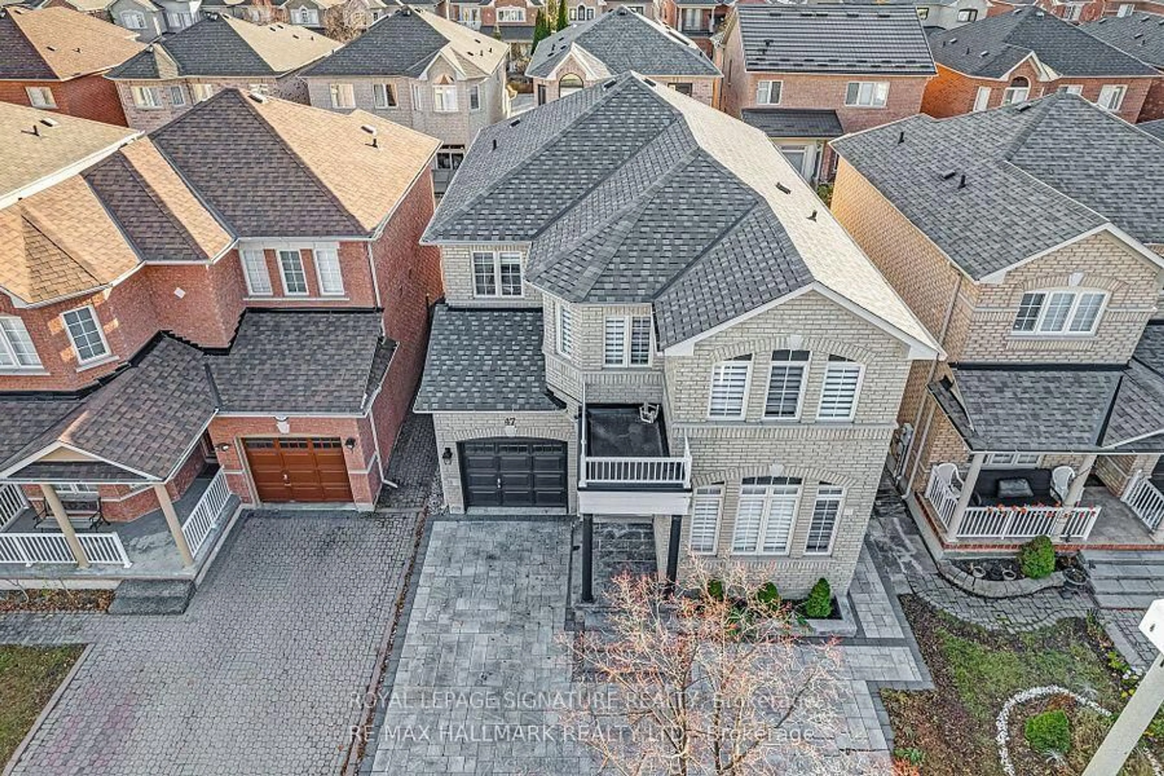 A pic from outside/outdoor area/front of a property/back of a property/a pic from drone, street for 47 Amparo Dr, Vaughan Ontario L4H 2L7
