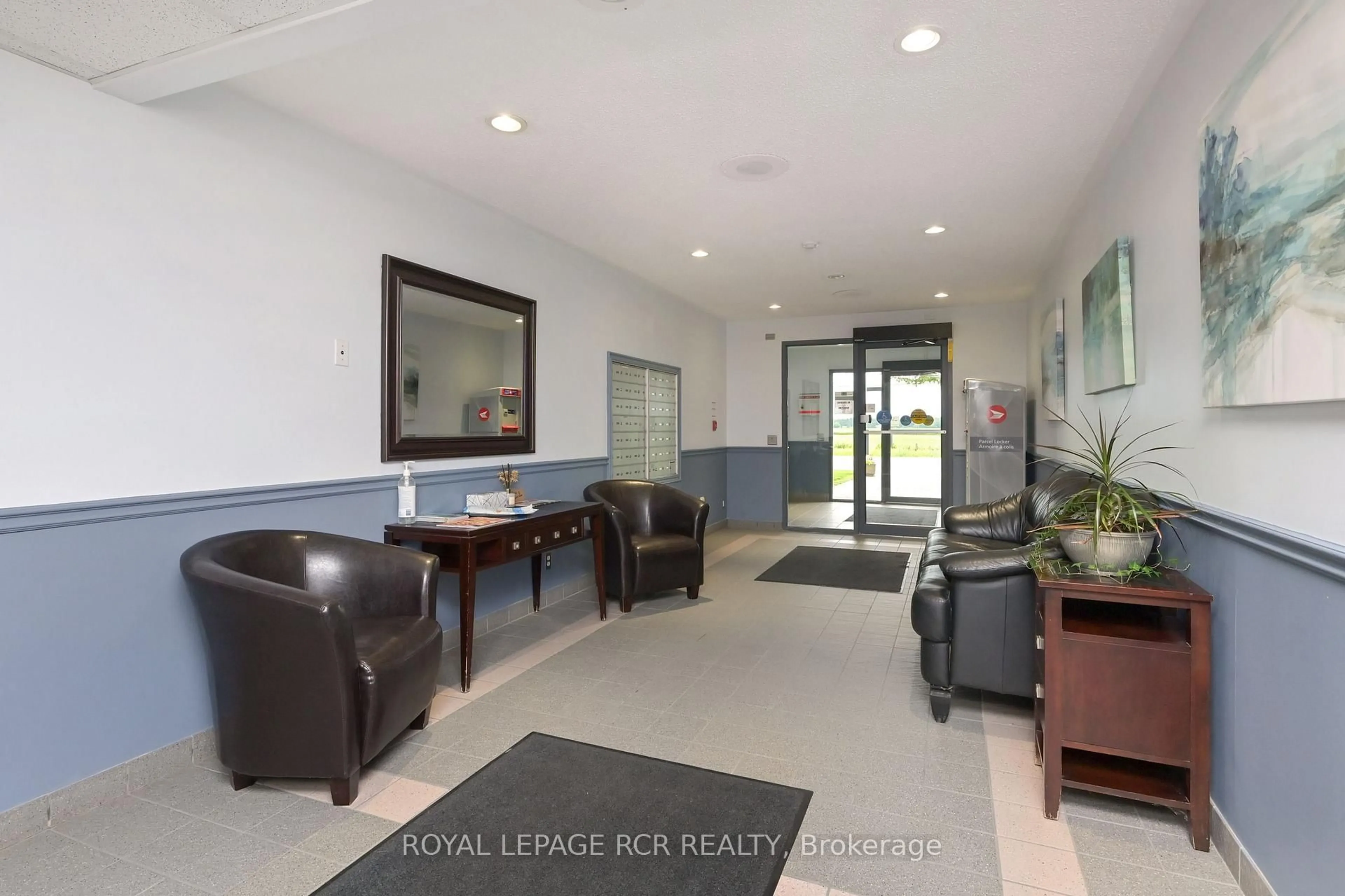 Lobby for 247 King St #115, New Tecumseth Ontario L9R 1N4