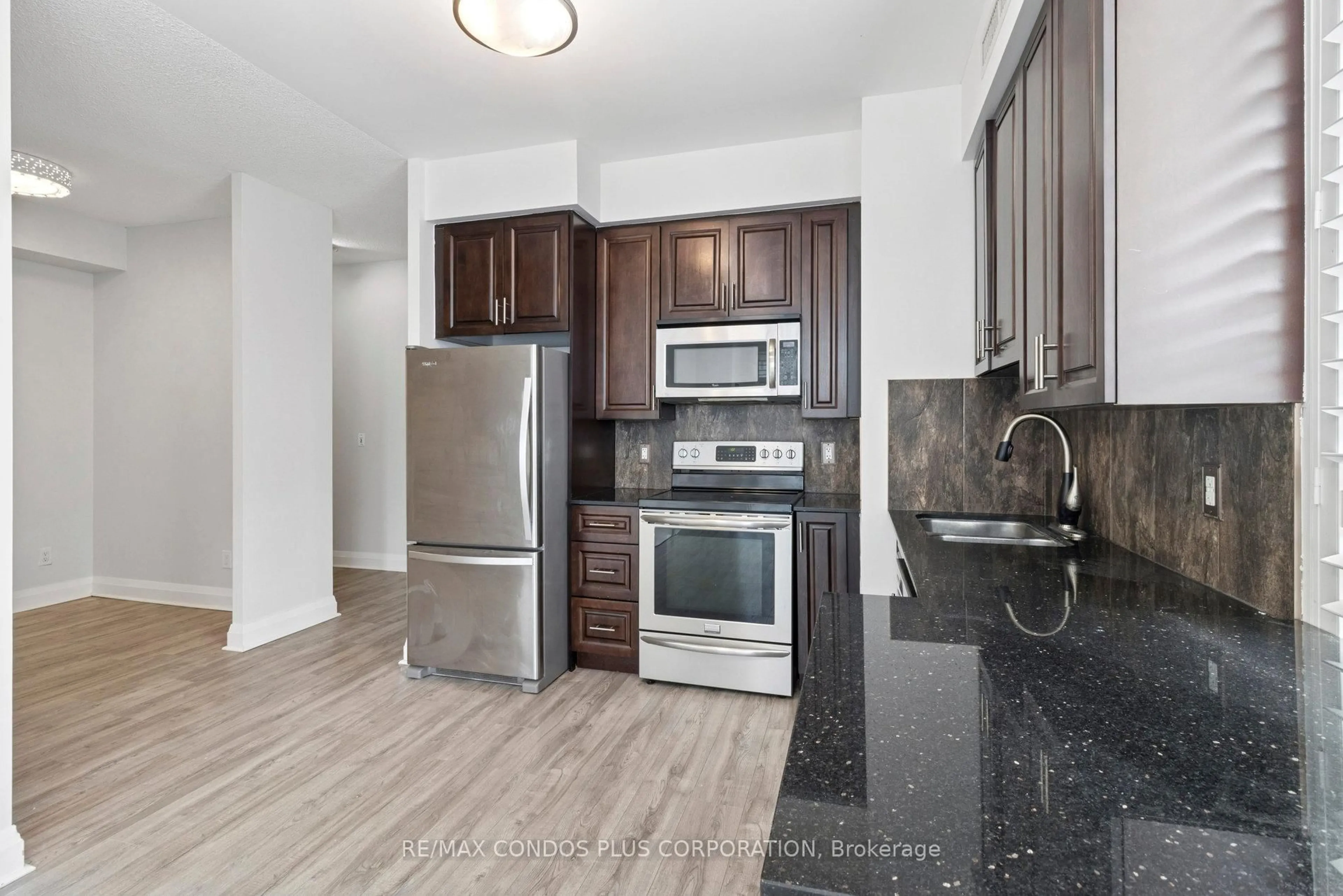 Standard kitchen, unknown for 20 North Park Rd #1108, Vaughan Ontario L4J 0G7