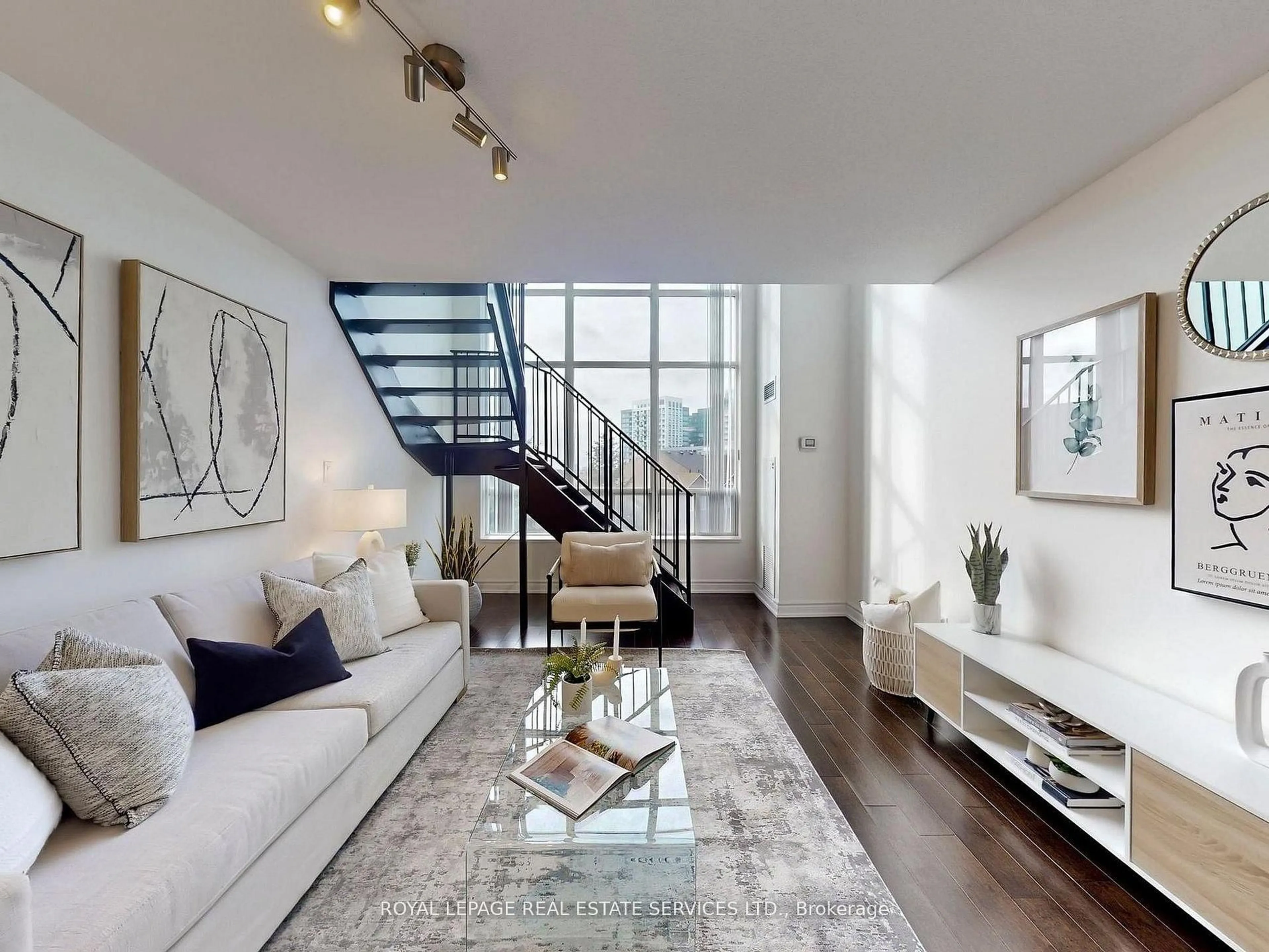 Living room with furniture, unknown for 51 Baffin Crt #308, Richmond Hill Ontario L4B 4P6