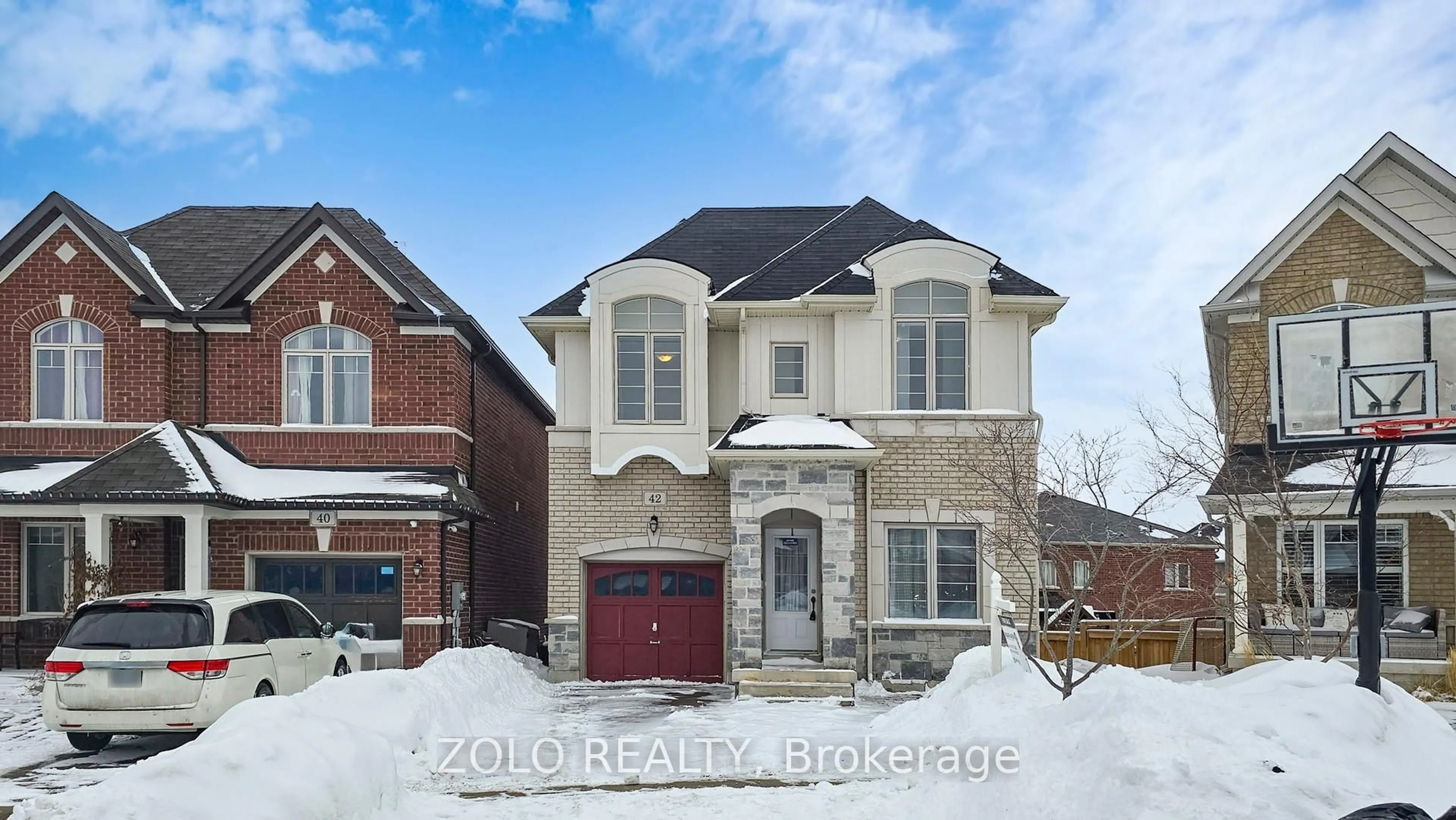 Home with brick exterior material, street for 42 Foxberry Rd, East Gwillimbury Ontario L9N 0P6
