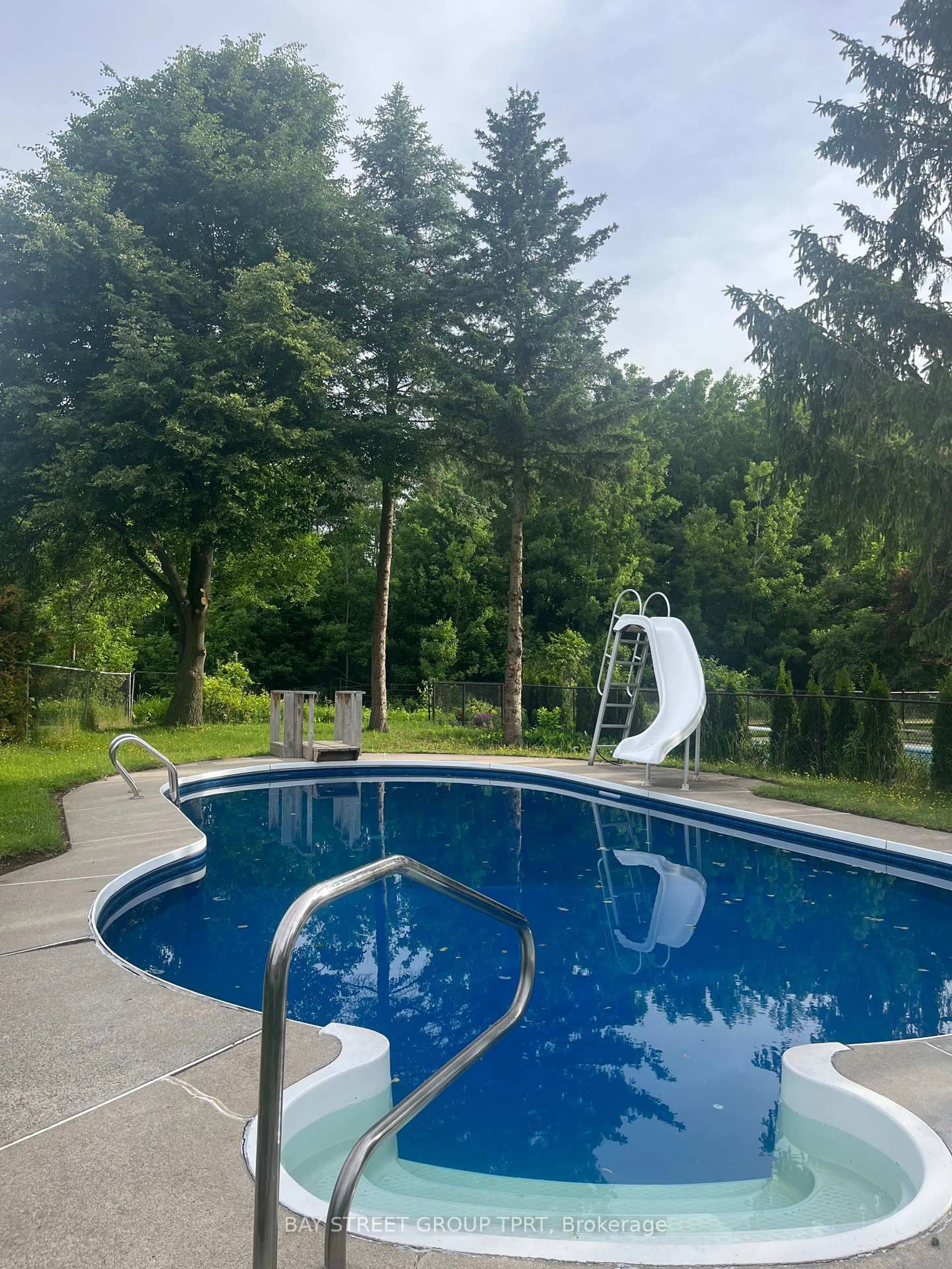 Pool for 2876 11 Line, Bradford West Gwillimbury Ontario L3Z 3M7