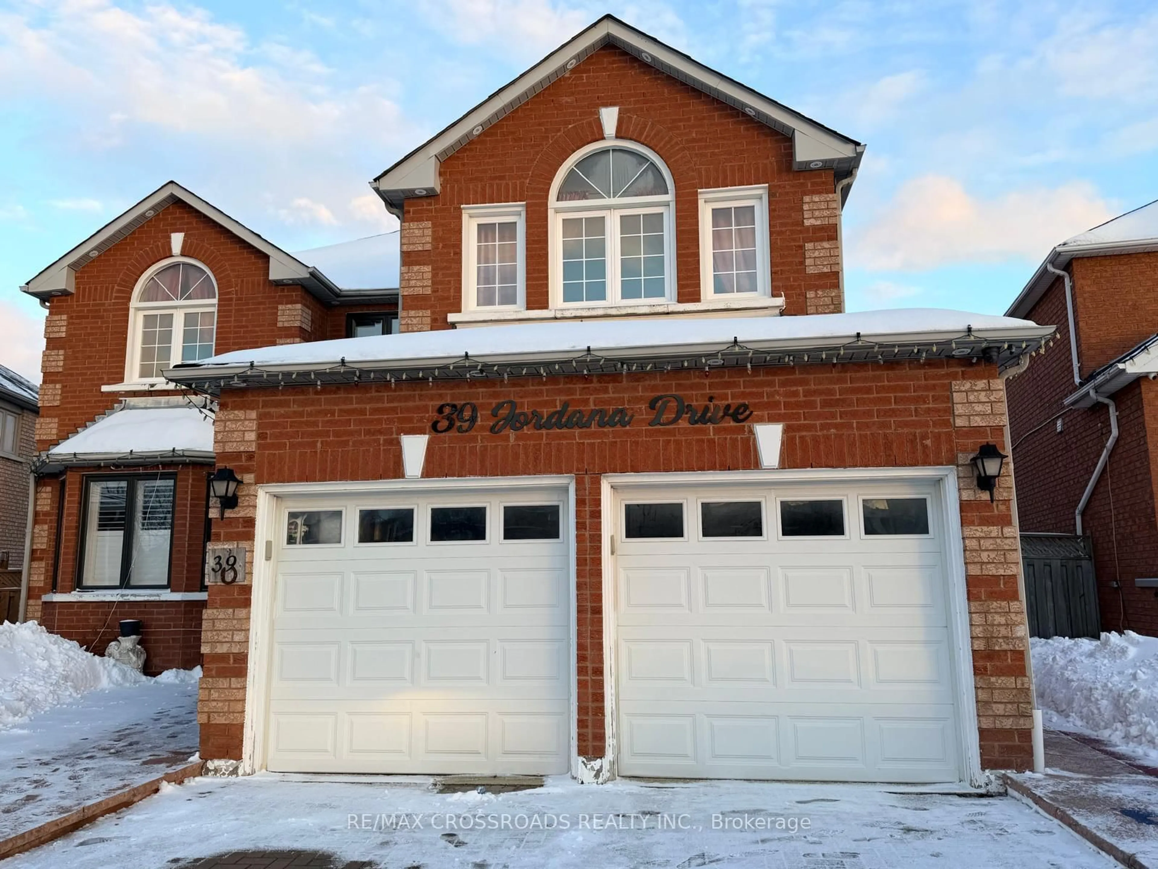 Home with brick exterior material, street for 39 Jordana Dr, Markham Ontario L3S 3N8
