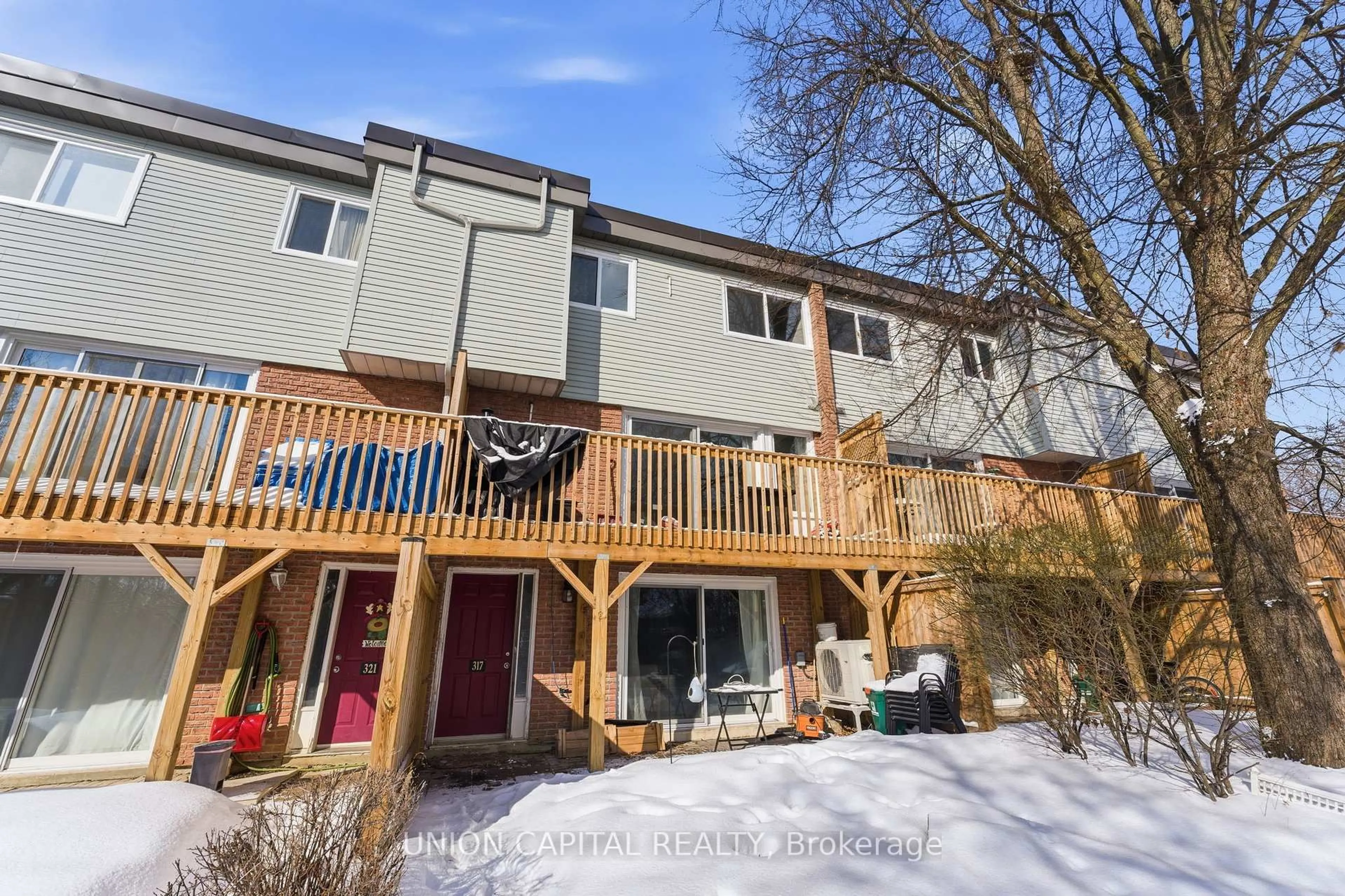 Patio, unknown for 317 Milestone Cres, Aurora Ontario L4G 3M2