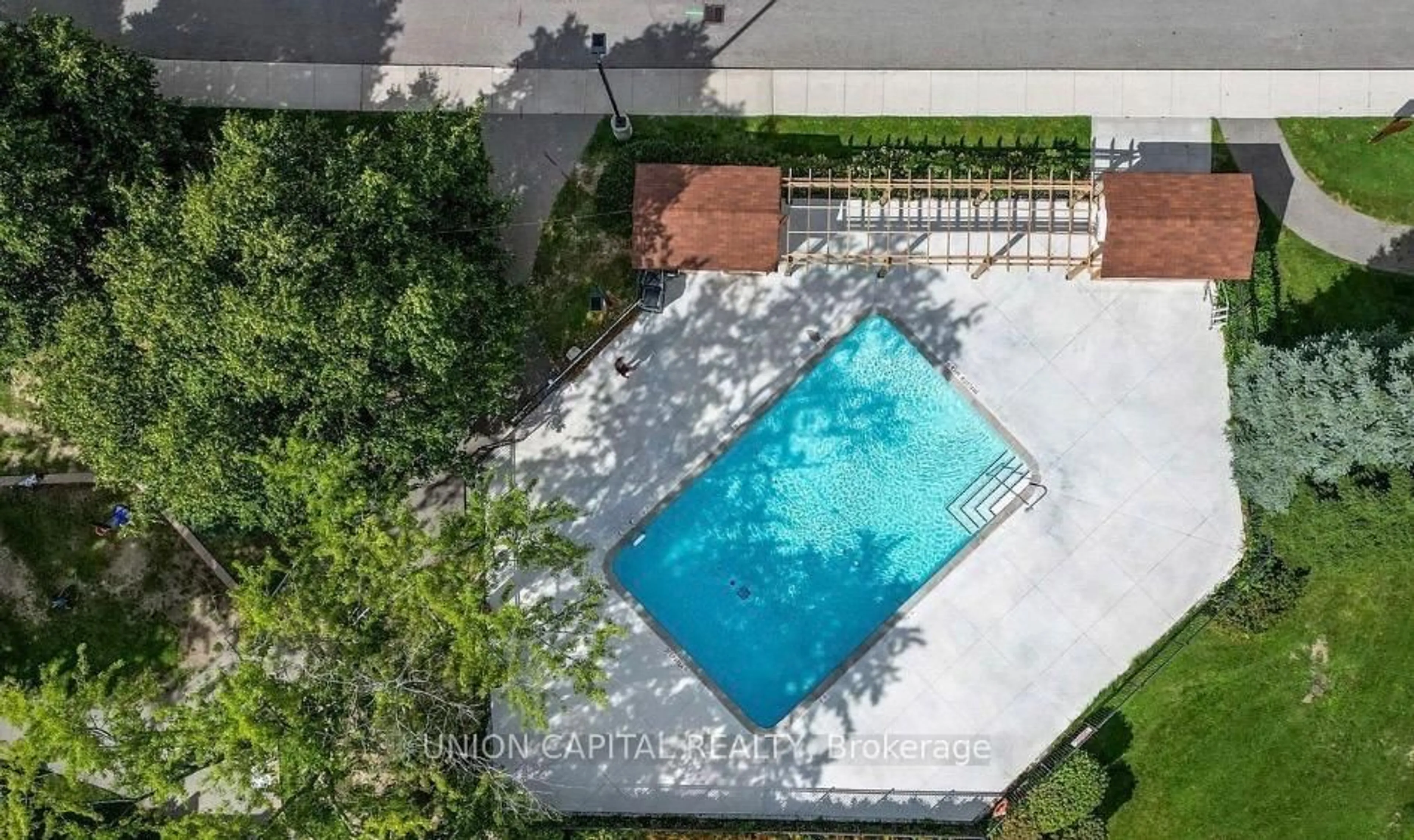 Pool for 317 Milestone Cres, Aurora Ontario L4G 3M2