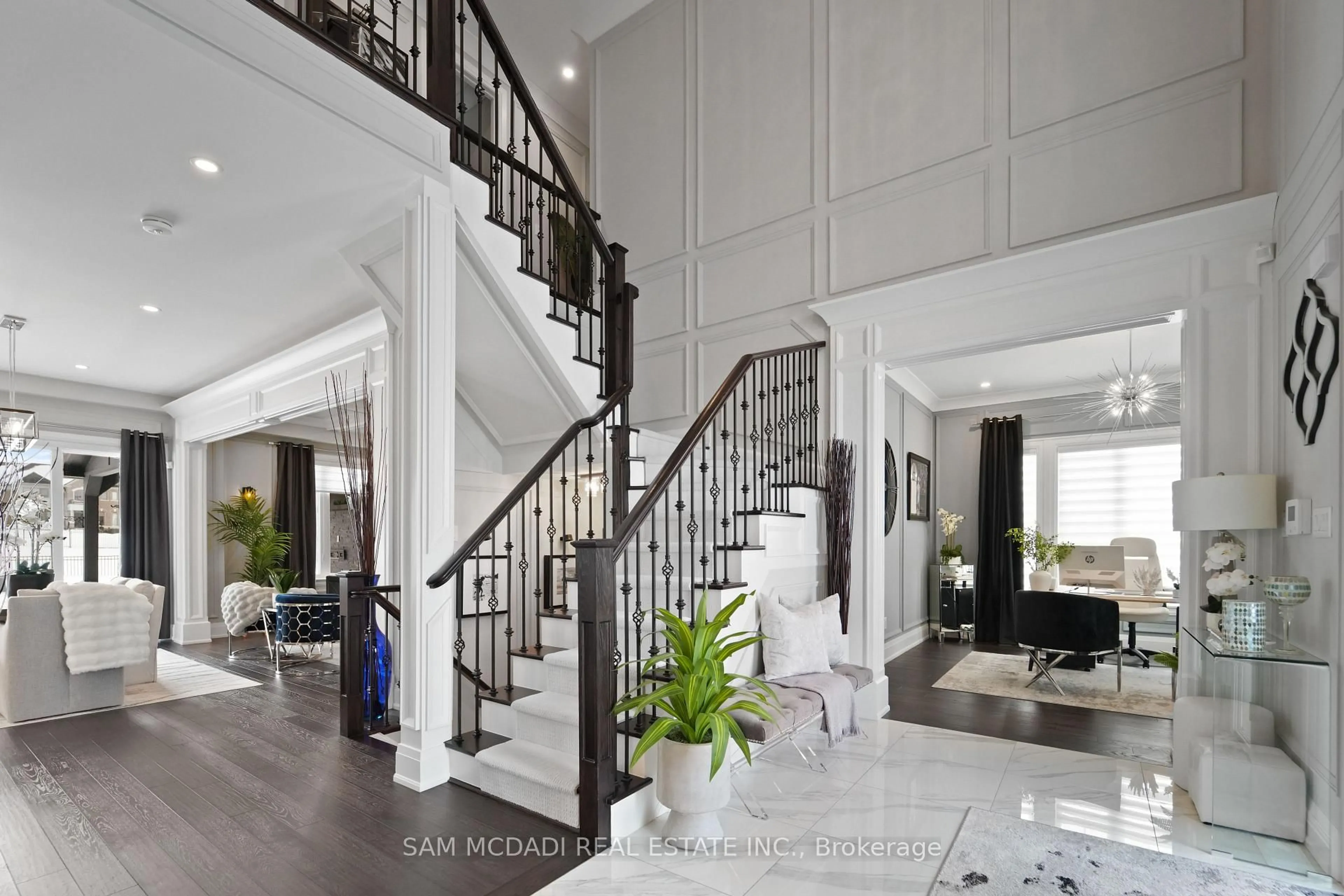 Indoor foyer for 39 Mckeown St, Essa Ontario L0L 2N0