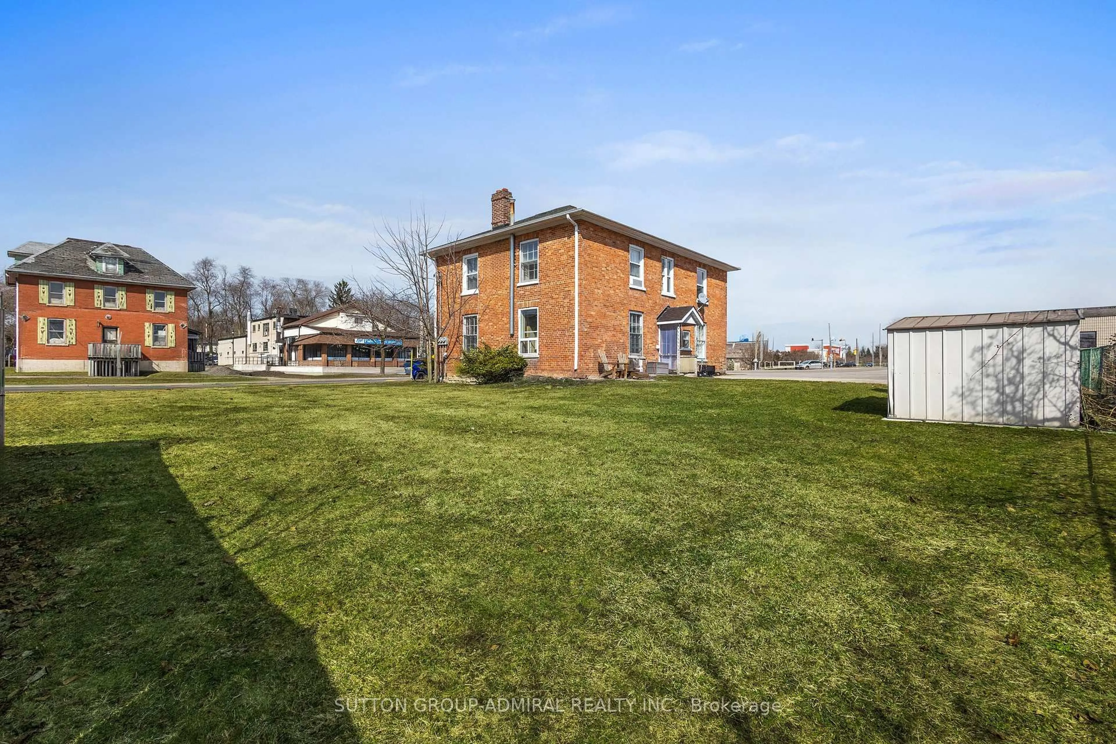 A pic from outside/outdoor area/front of a property/back of a property/a pic from drone, building for 6745 Main St, Whitchurch-Stouffville Ontario L4A 6B5