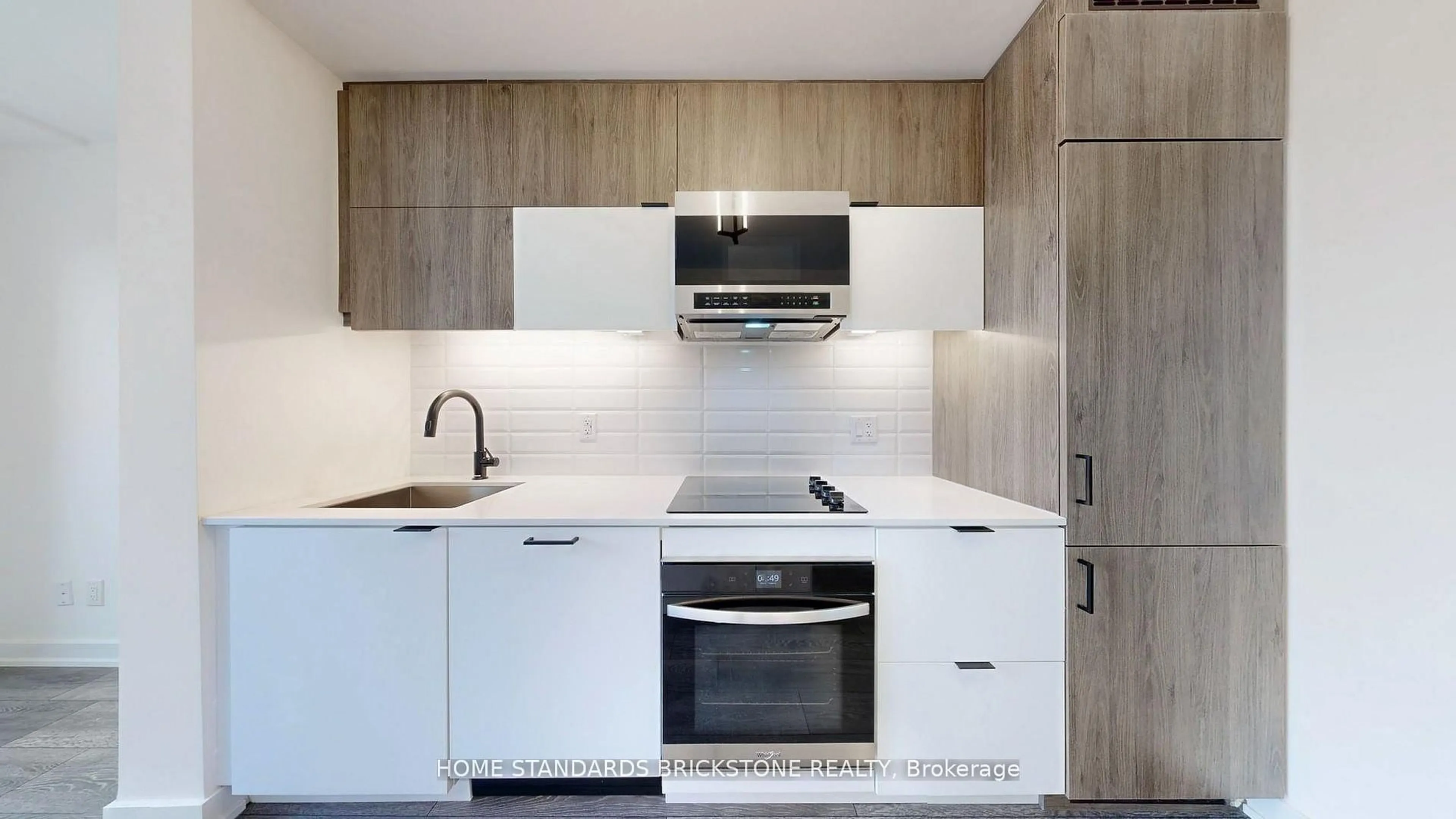 Standard kitchen, unknown for 8888 Yonge St #321, Richmond Hill Ontario L4C 5V6