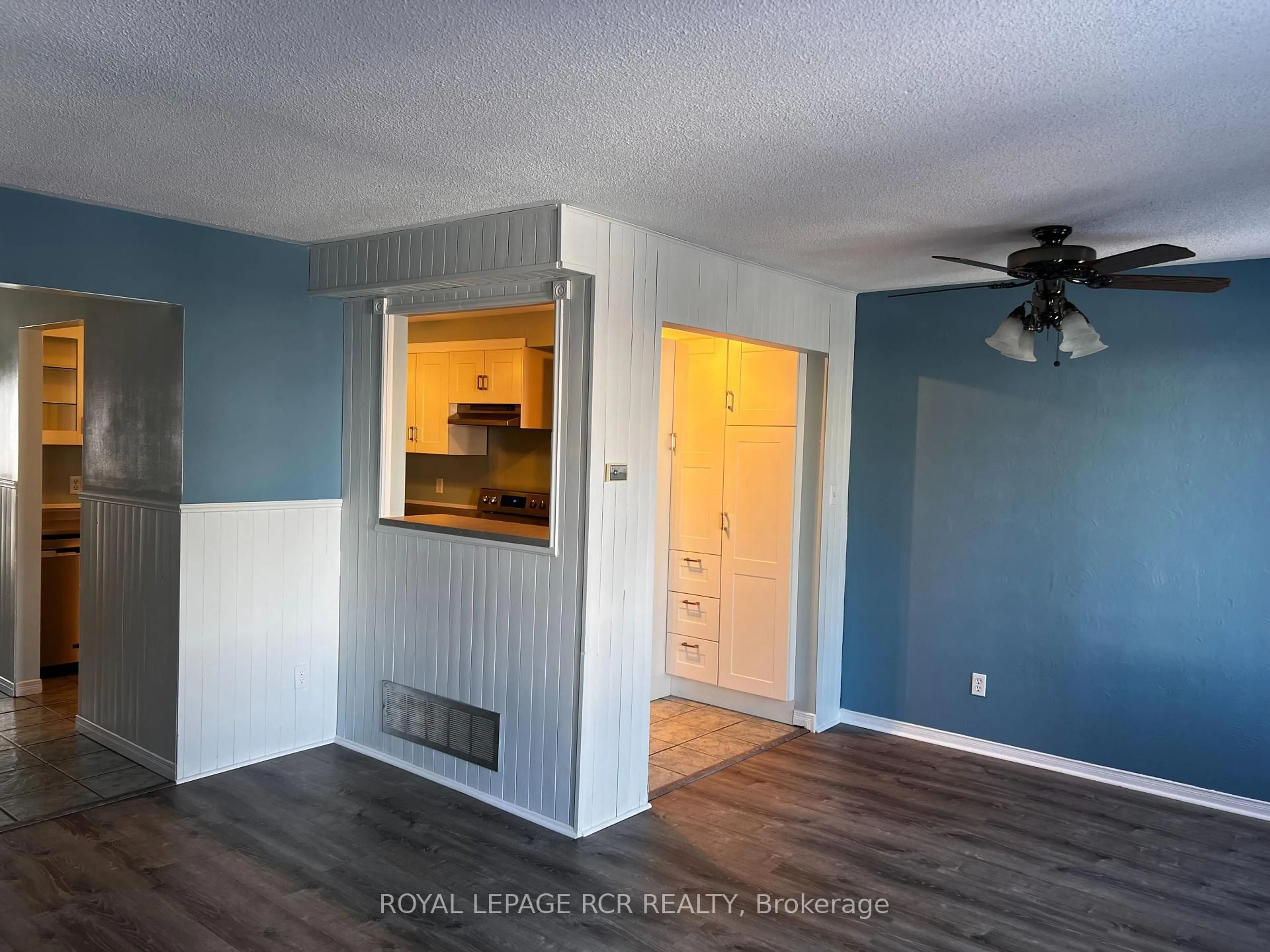 A pic of a room for 10 Potter Cres, New Tecumseth Ontario L0G 1W0