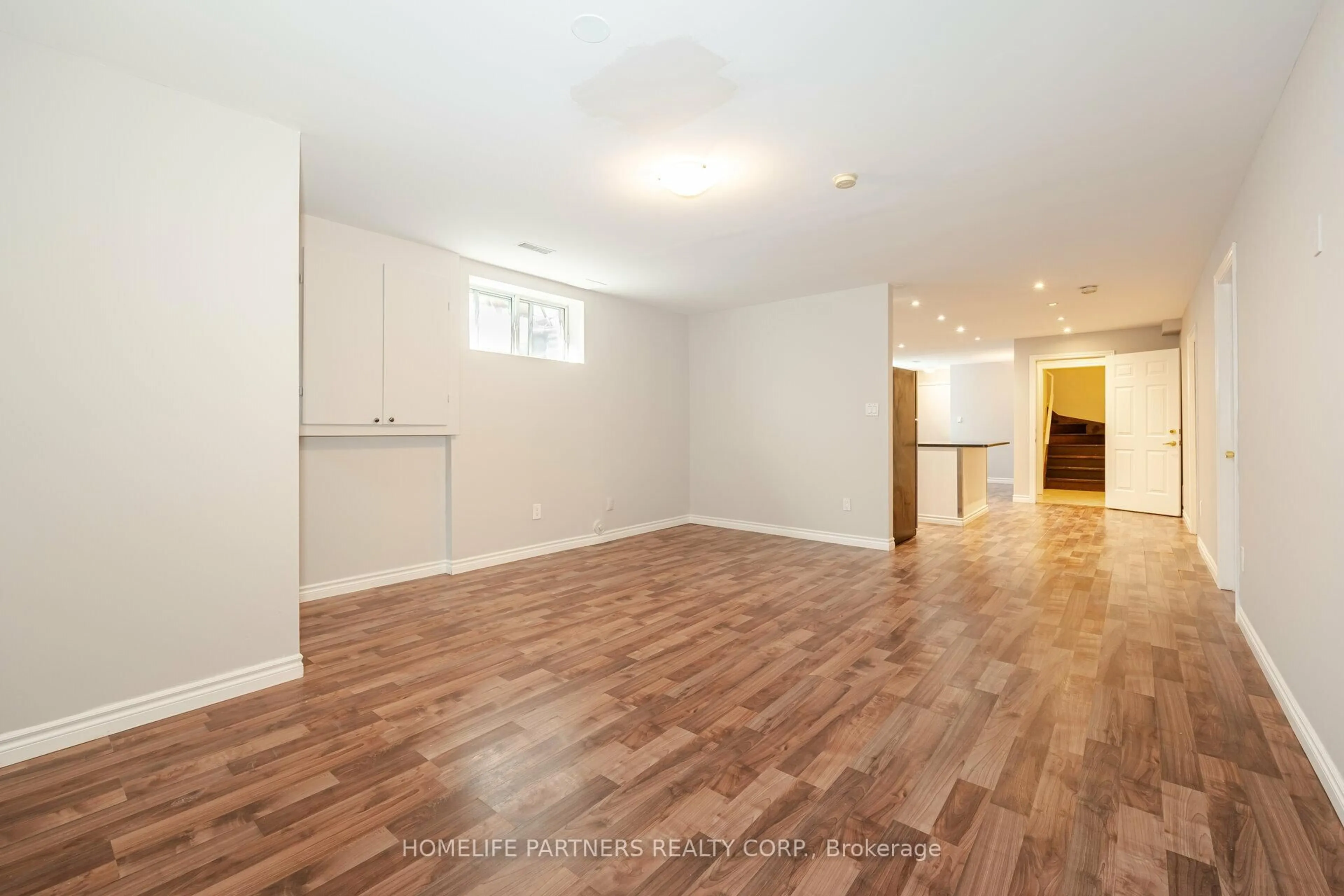 A pic of a room for 7930 Kipling Ave, Vaughan Ontario L4L 1Z5