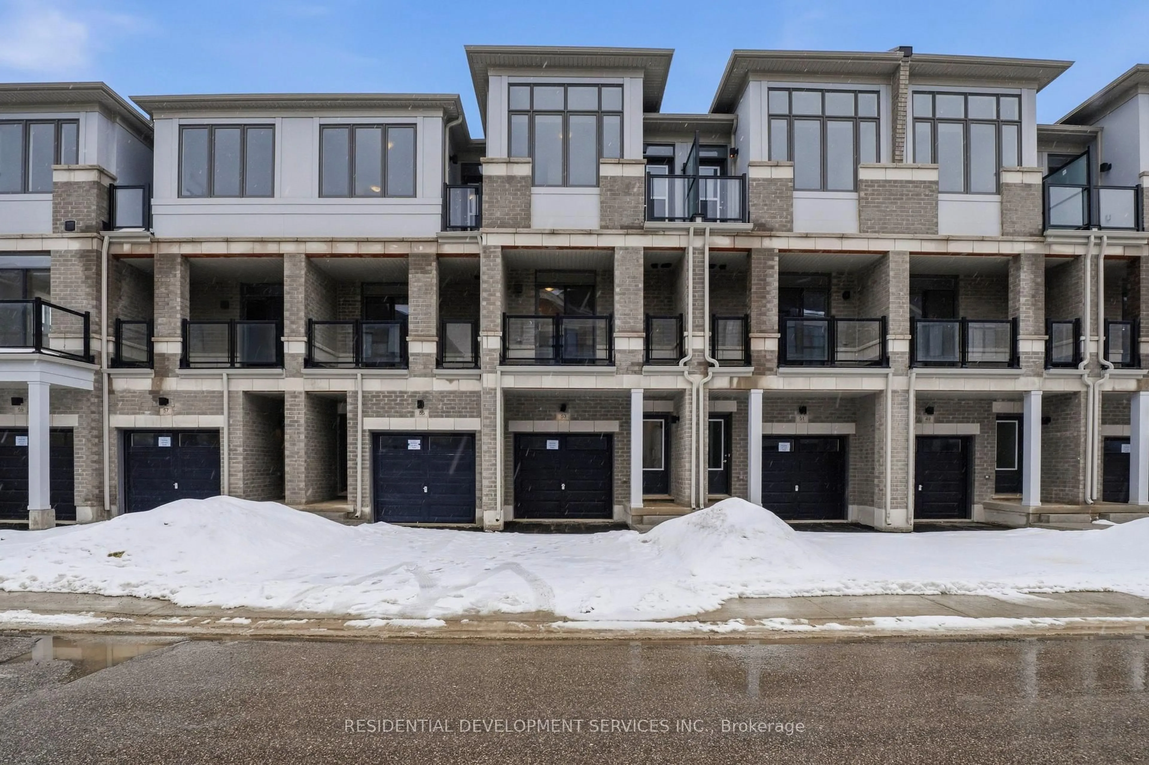 A pic from outside/outdoor area/front of a property/back of a property/a pic from drone, unknown for 53 George Bales Lane, Richmond Hill Ontario L4S 0P9