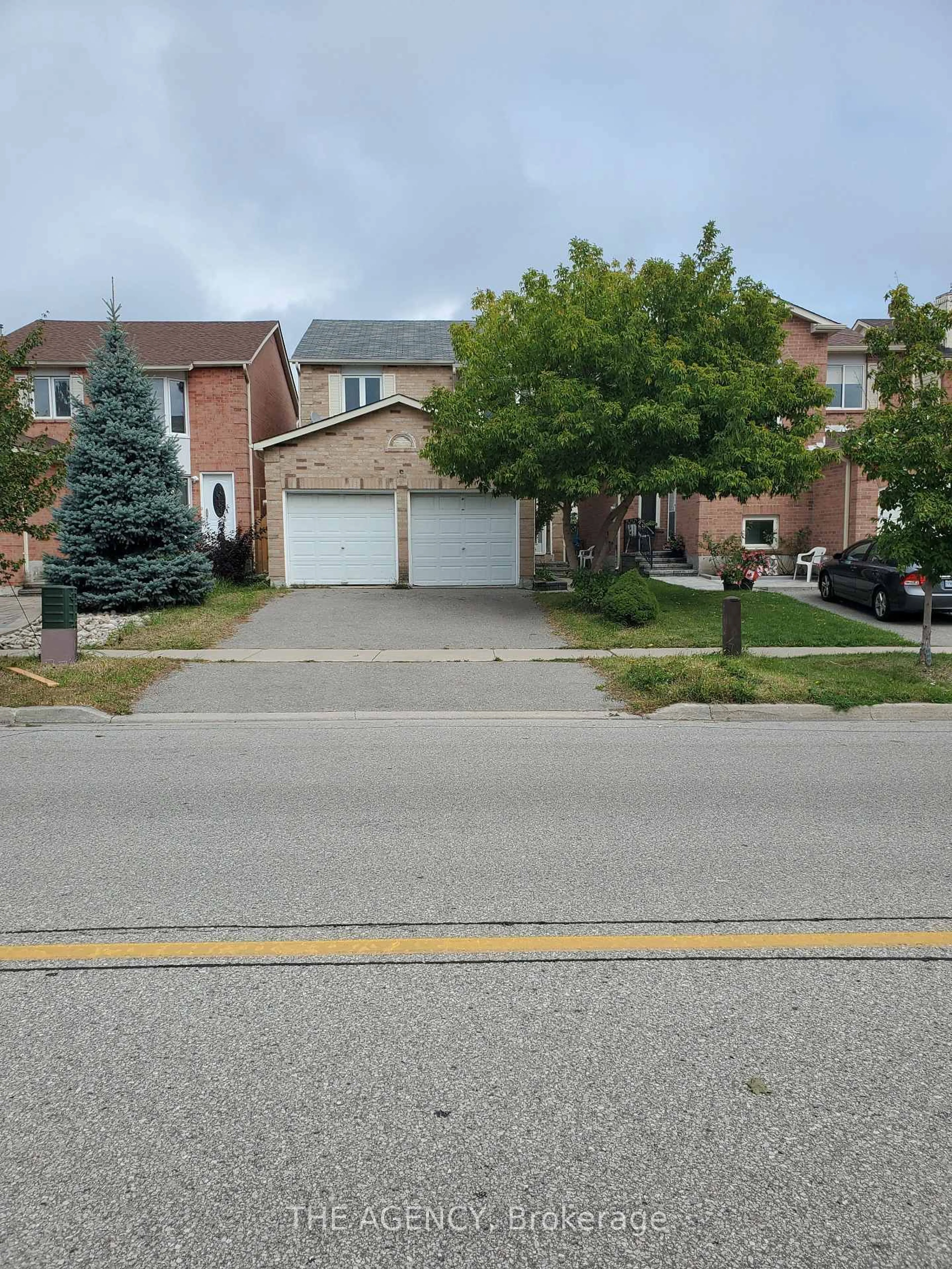 A pic from outside/outdoor area/front of a property/back of a property/a pic from drone, street for 143 Carl Tennen St, Vaughan Ontario L4J 7B2