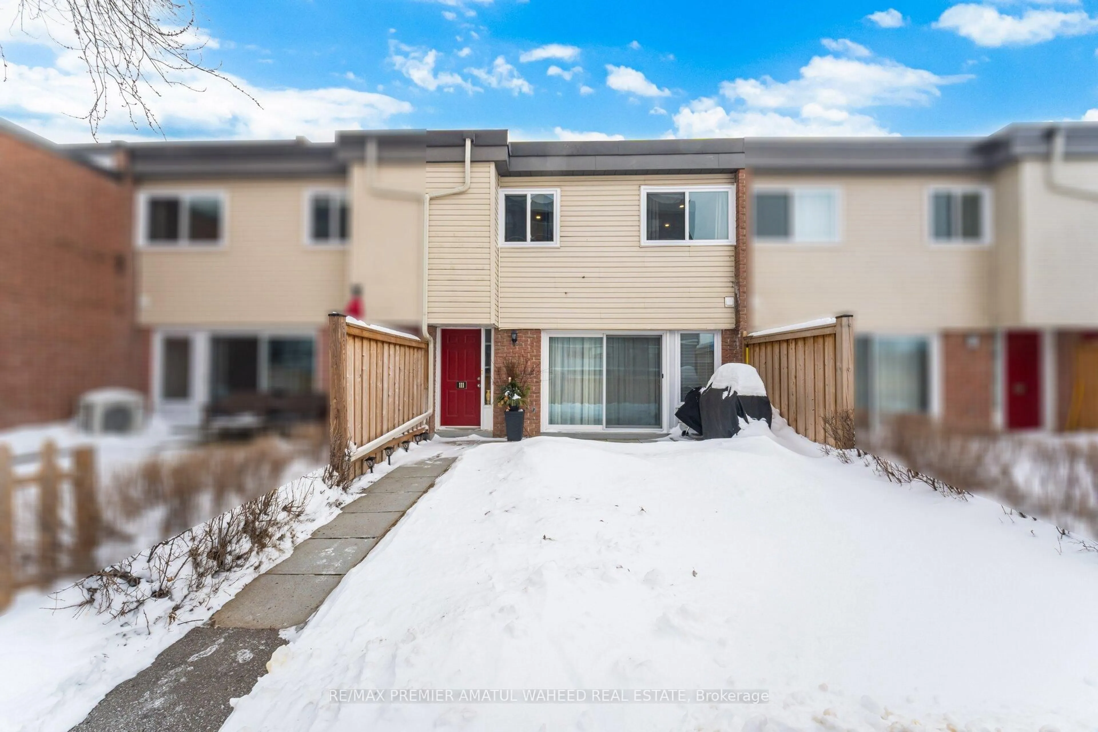 Unknown for 111 Milestone Cres, Aurora Ontario L4G 3M2