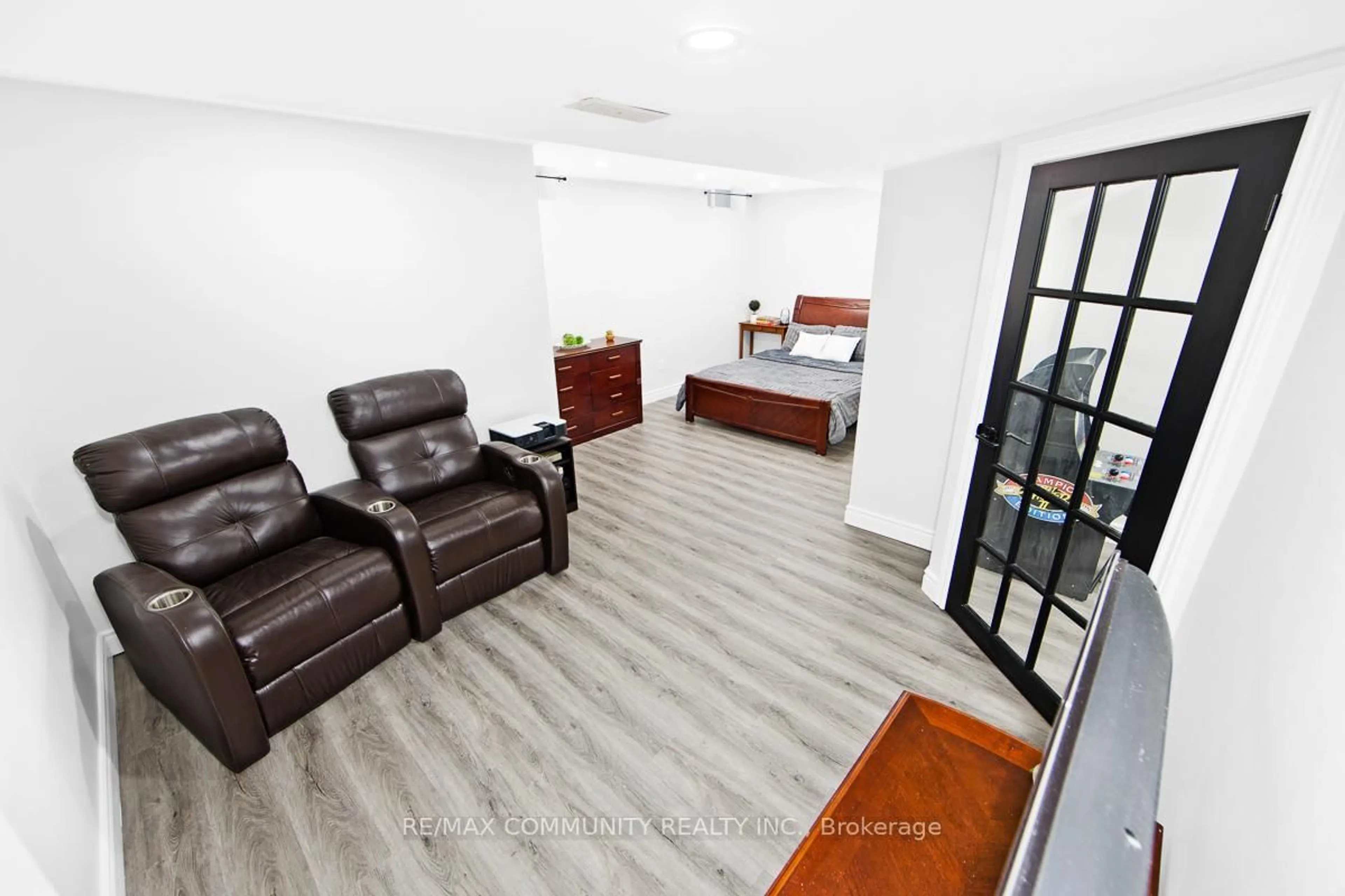 Unknown for 37 Mantle Ave, Whitchurch-Stouffville Ontario L4A 0M7