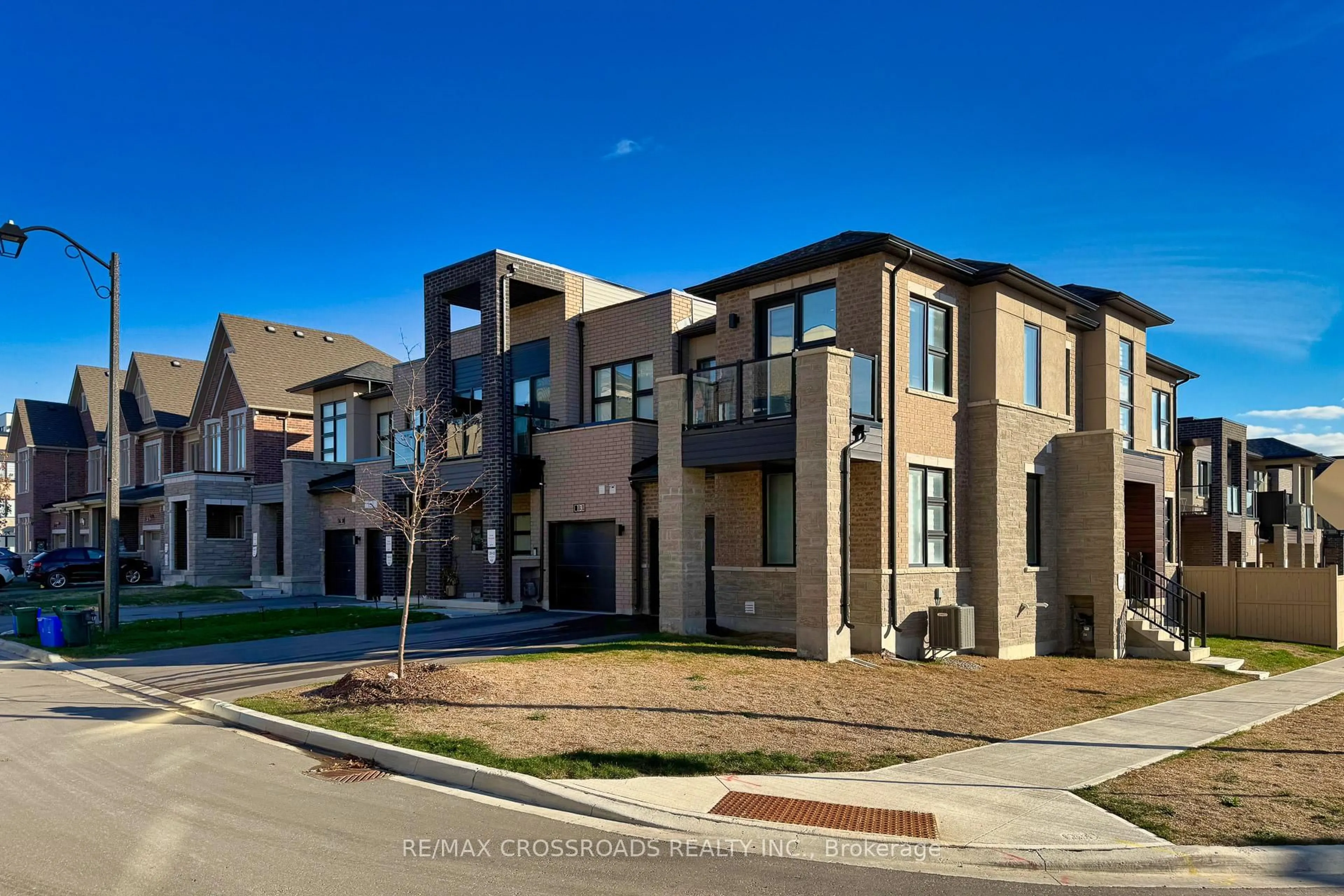 A pic from outside/outdoor area/front of a property/back of a property/a pic from drone, street for 15 PERCY RYE Ave, Markham Ontario L6C 3K1