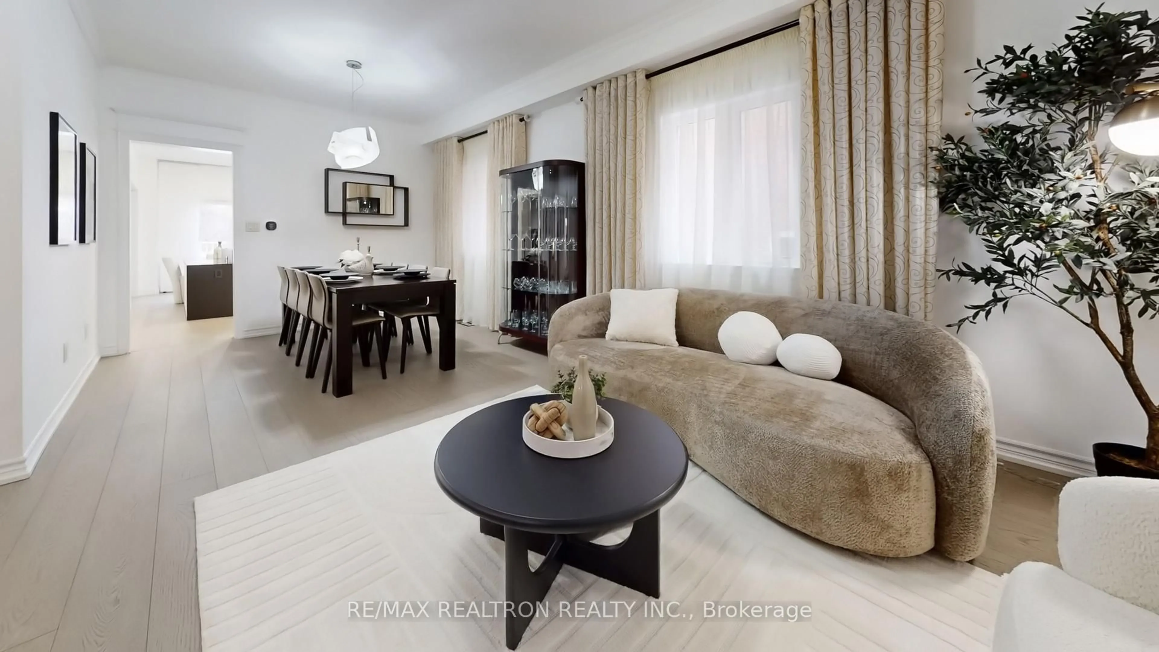 Living room with furniture, unknown for 86 Eagle Peak Dr, Richmond Hill Ontario L4S 2W2