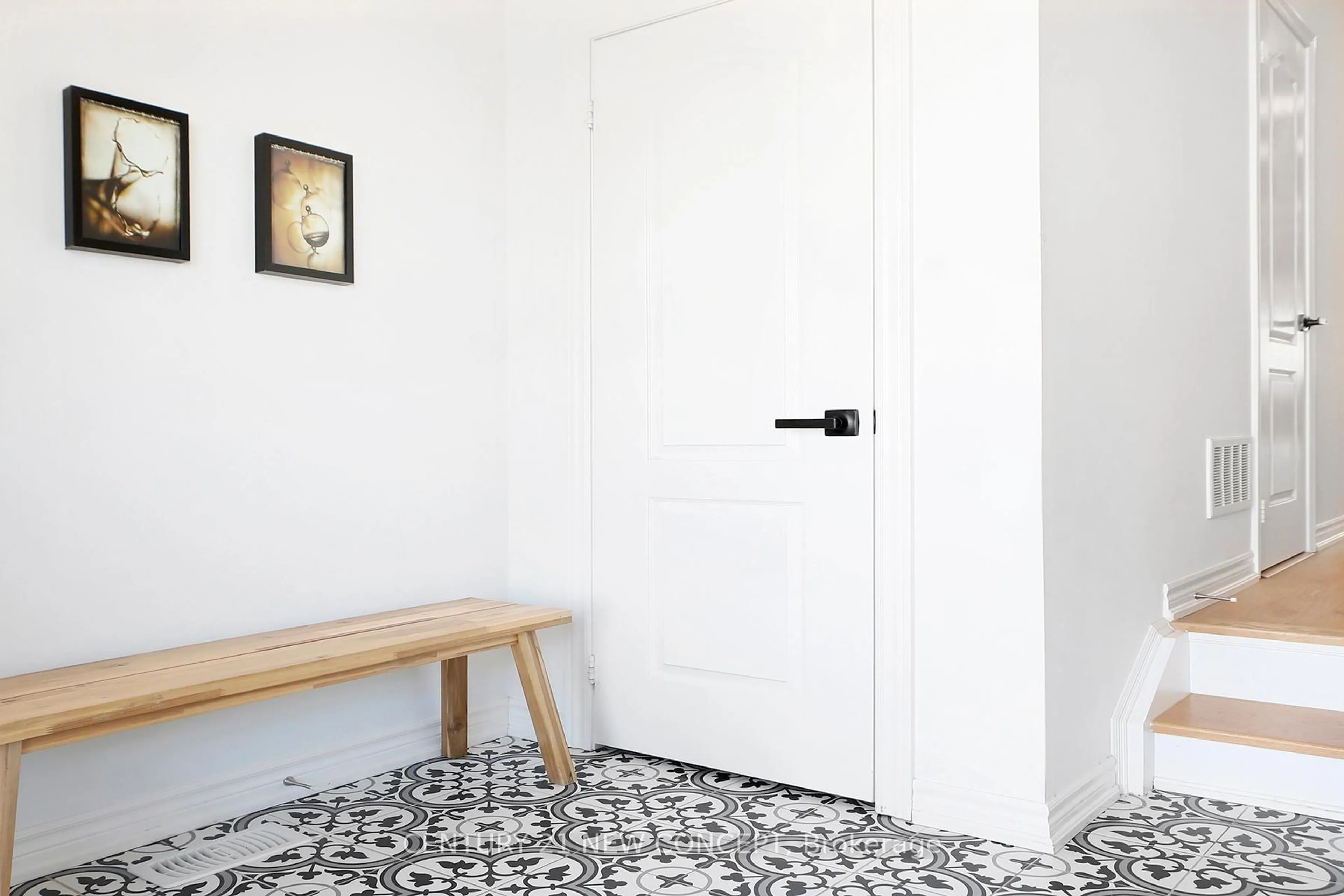 Indoor entryway for 93 Wesmina Ave, Whitchurch-Stouffville Ontario L4A 4W5