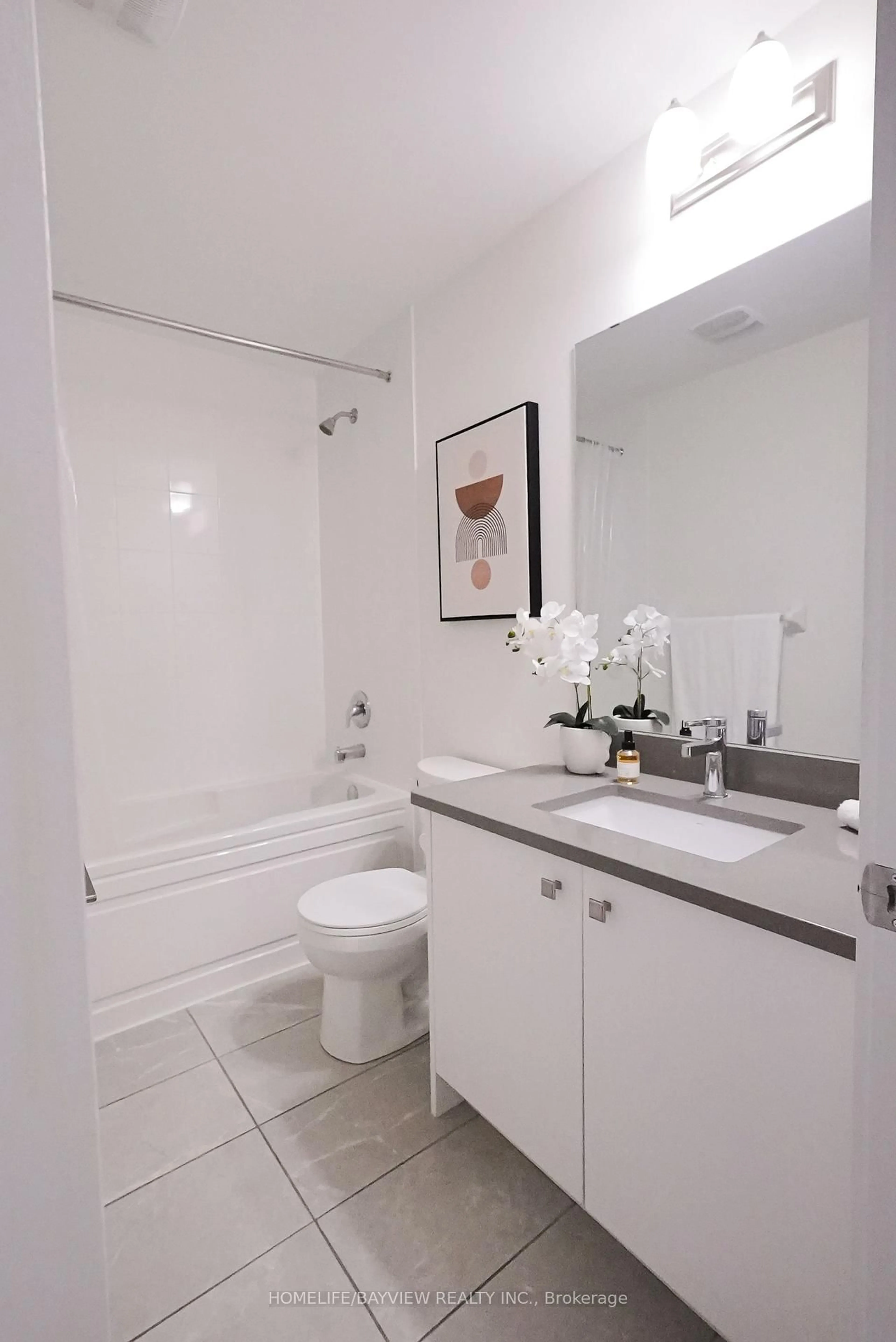 Standard bathroom, ceramic/tile floor for 8 Sayers Lane #17, Richmond Hill Ontario L4E 1J4