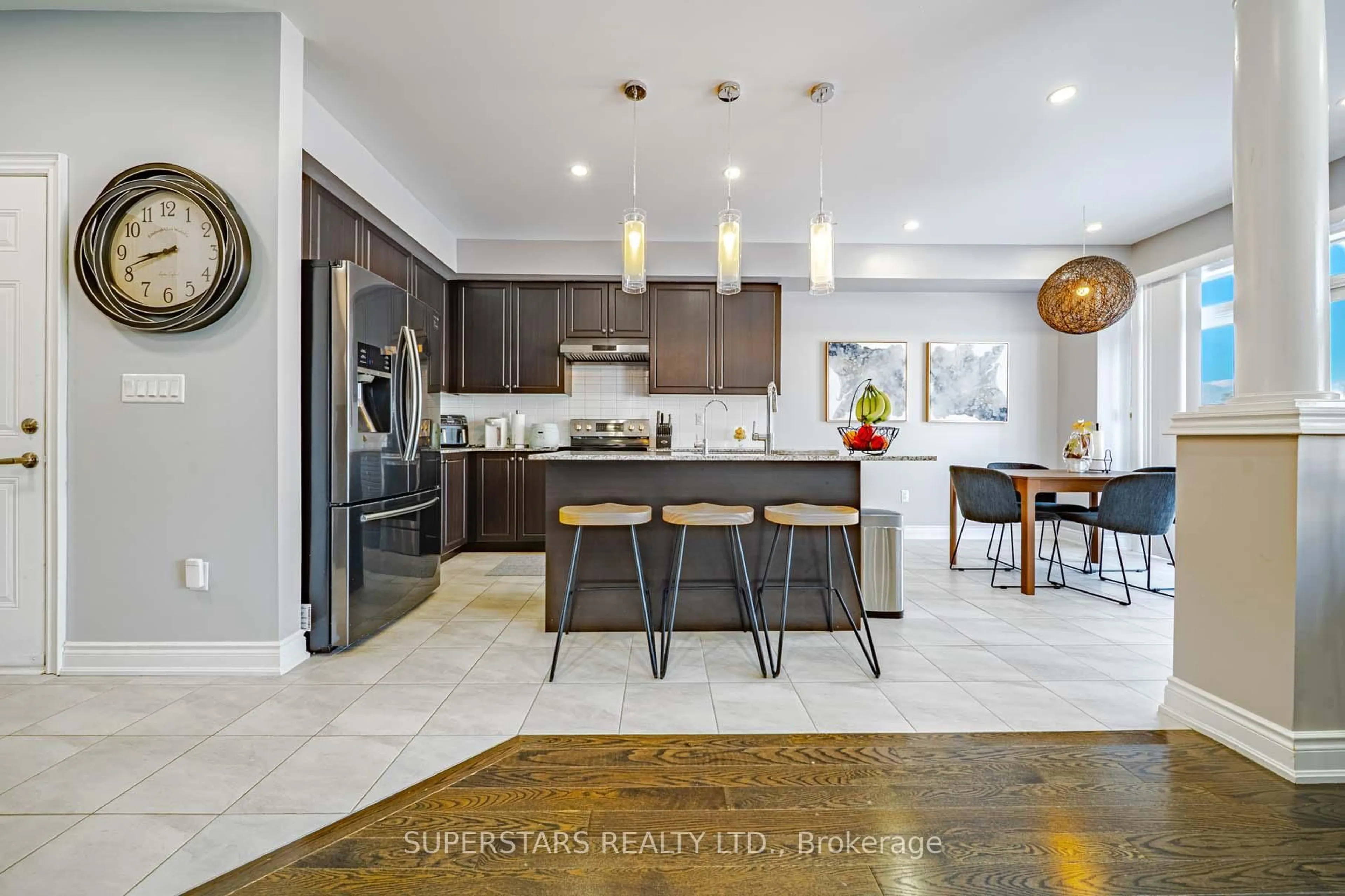 Contemporary kitchen, ceramic/tile floor for 30 Festival Crt, East Gwillimbury Ontario L9N 0N8