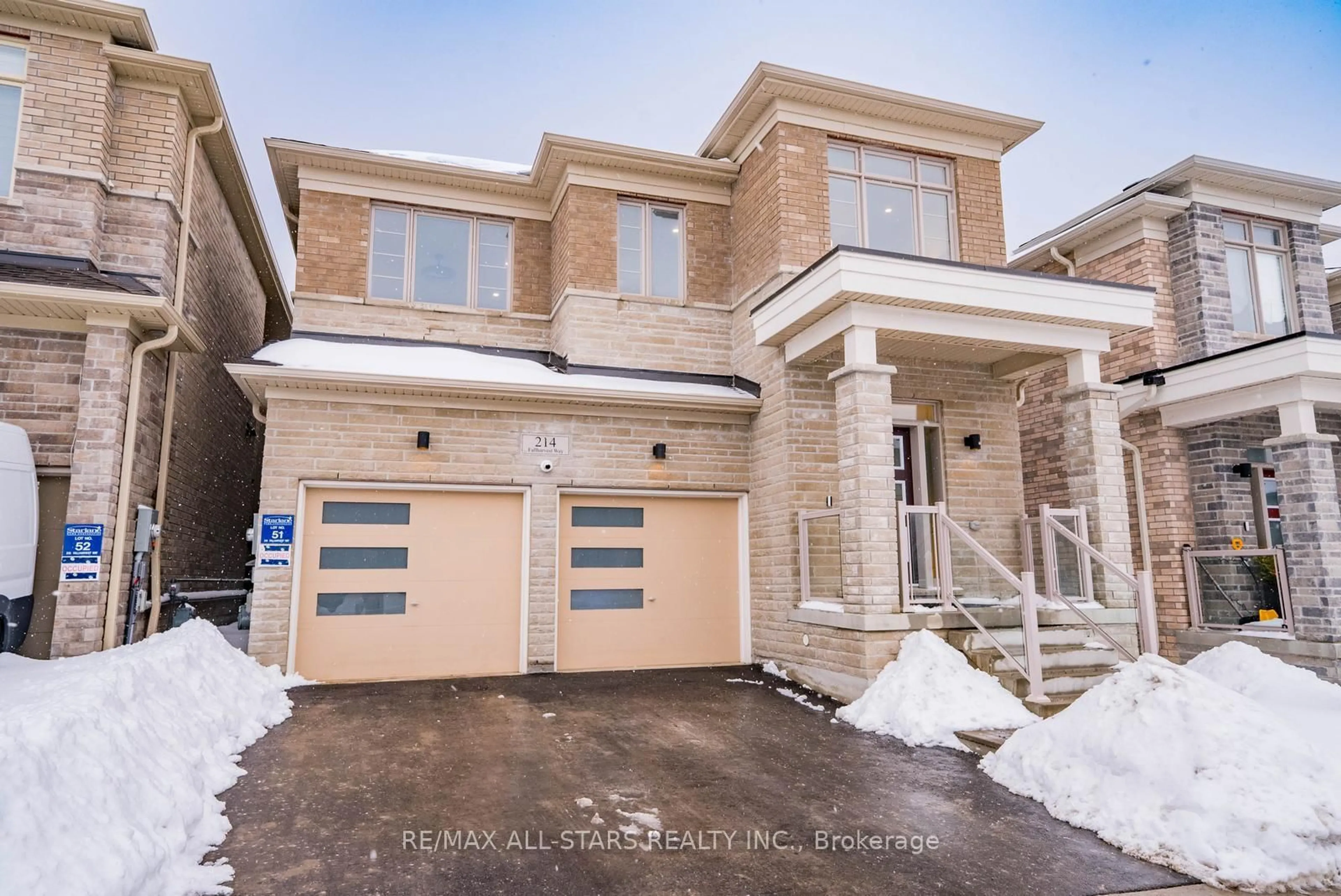 Home with brick exterior material, street for 214 Fallharvest Way, Whitchurch-Stouffville Ontario L4A 5C2