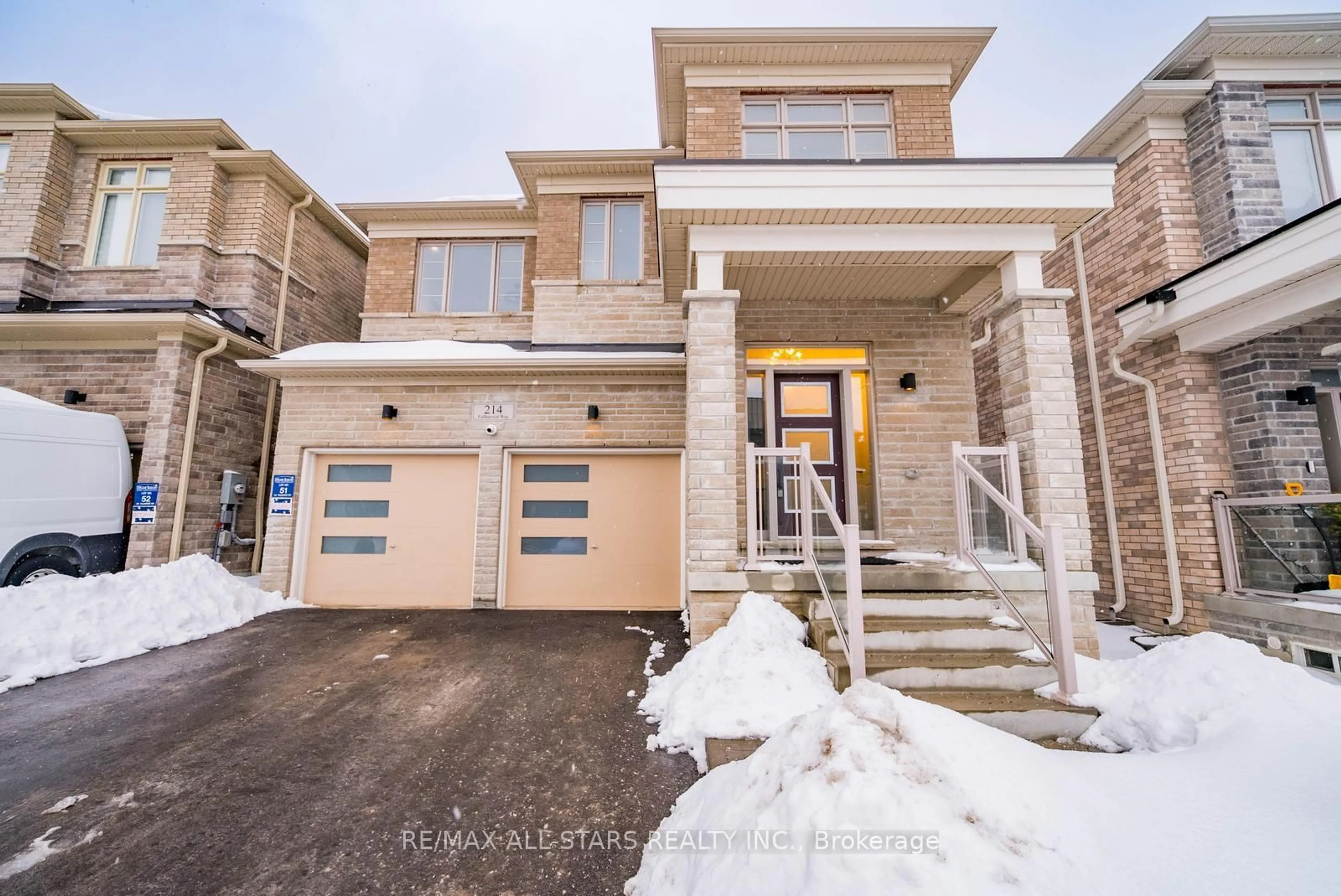 Home with brick exterior material, street for 214 Fallharvest Way, Whitchurch-Stouffville Ontario L4A 5C2