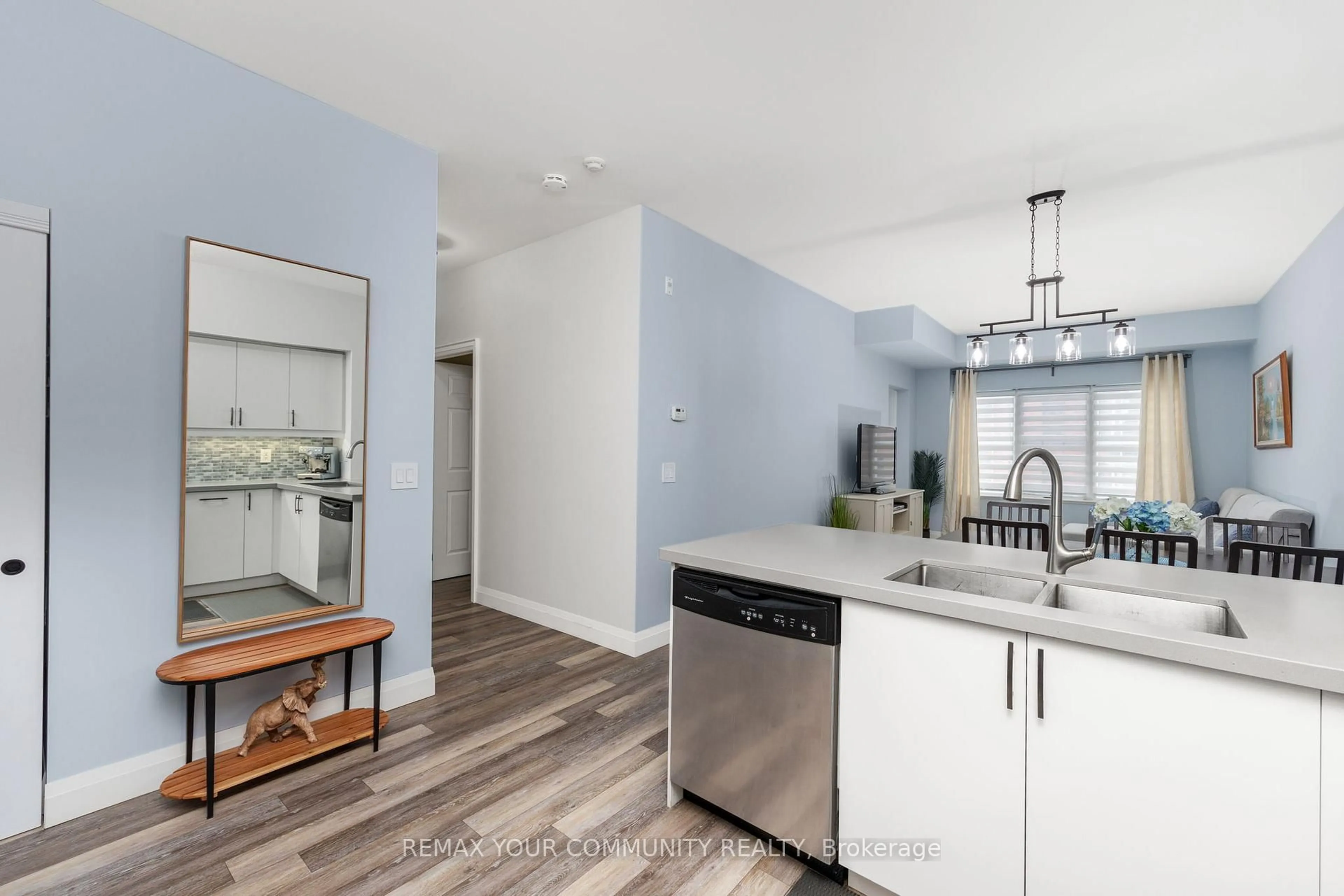 Open concept kitchen, unknown for 9973 Keele St #202, Vaughan Ontario L6A 3Y5