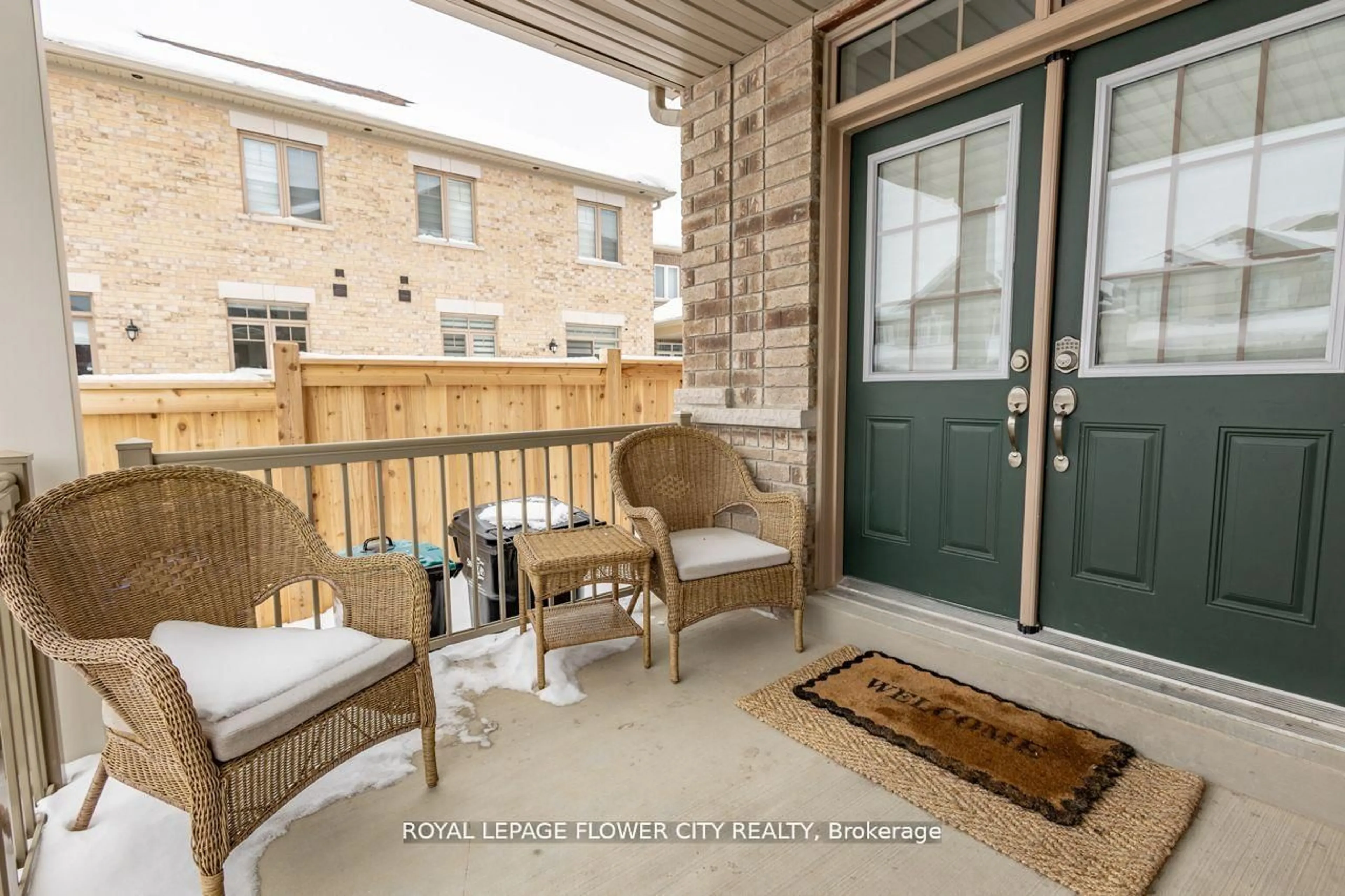 Patio, street for 13 Ferragine Cres, Bradford West Gwillimbury Ontario L3Z 2A6