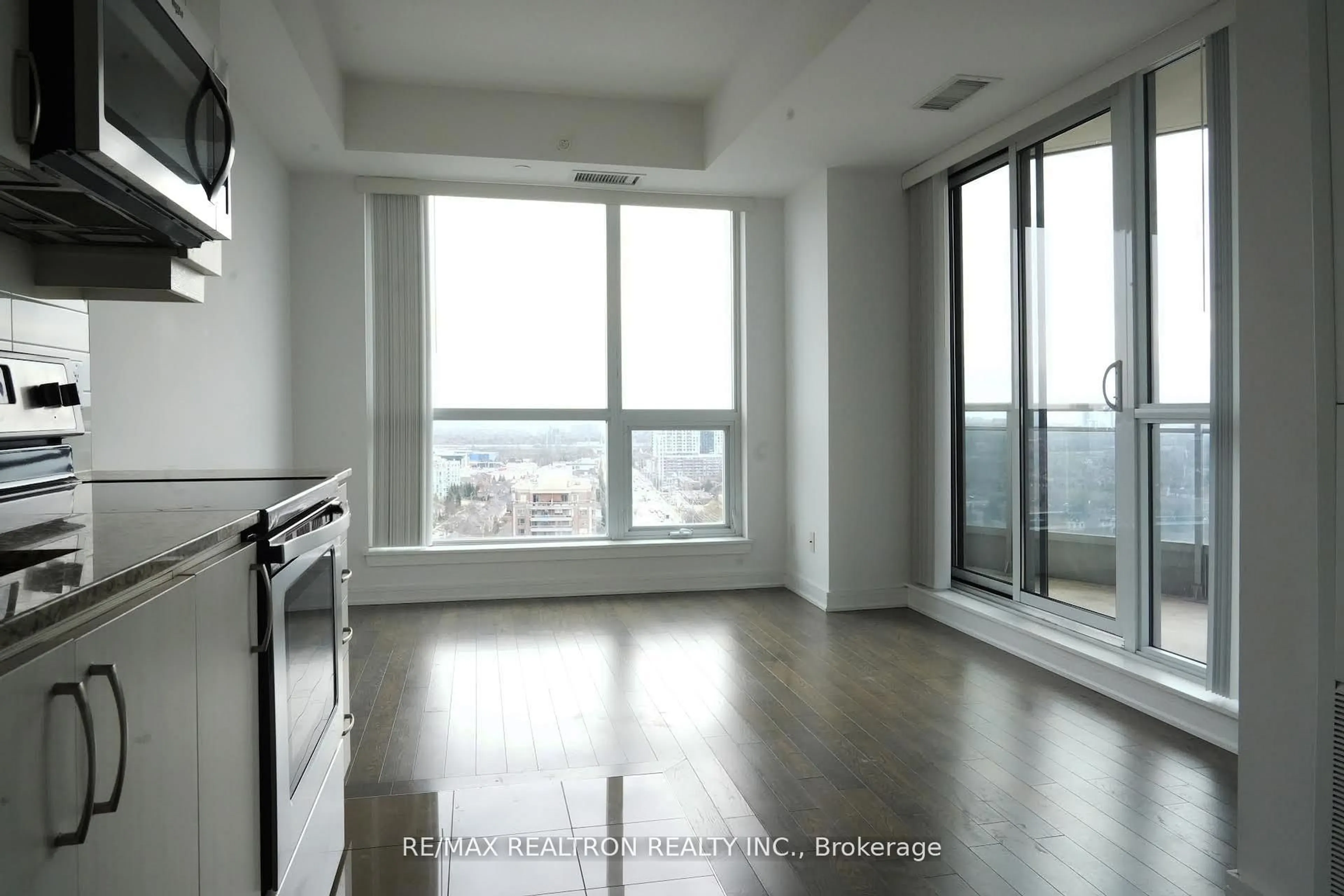 A pic of a room for 9201 Yonge St #2009, Richmond Hill Ontario L4C 1H9