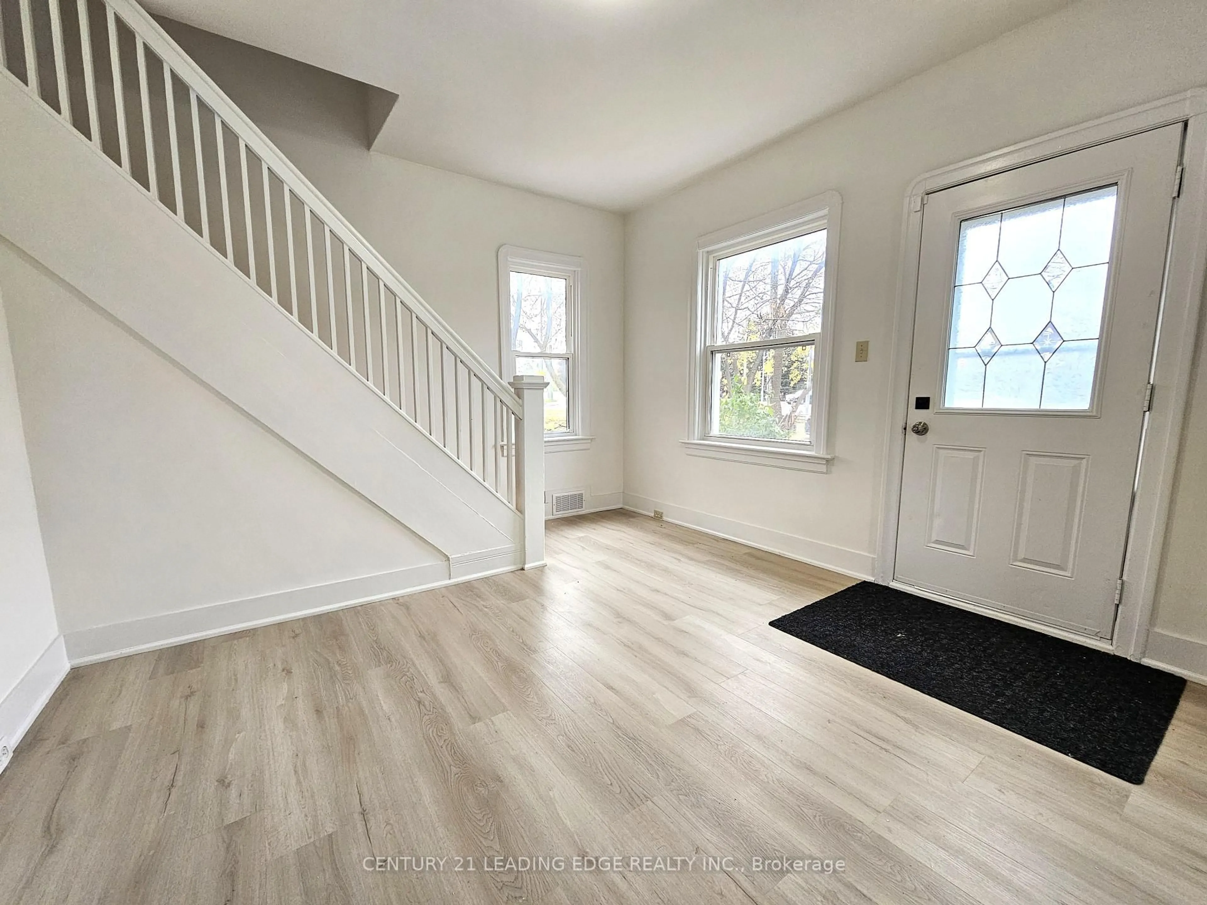 Unknown for 399 The Queensway South, Georgina Ontario L4P 2C6