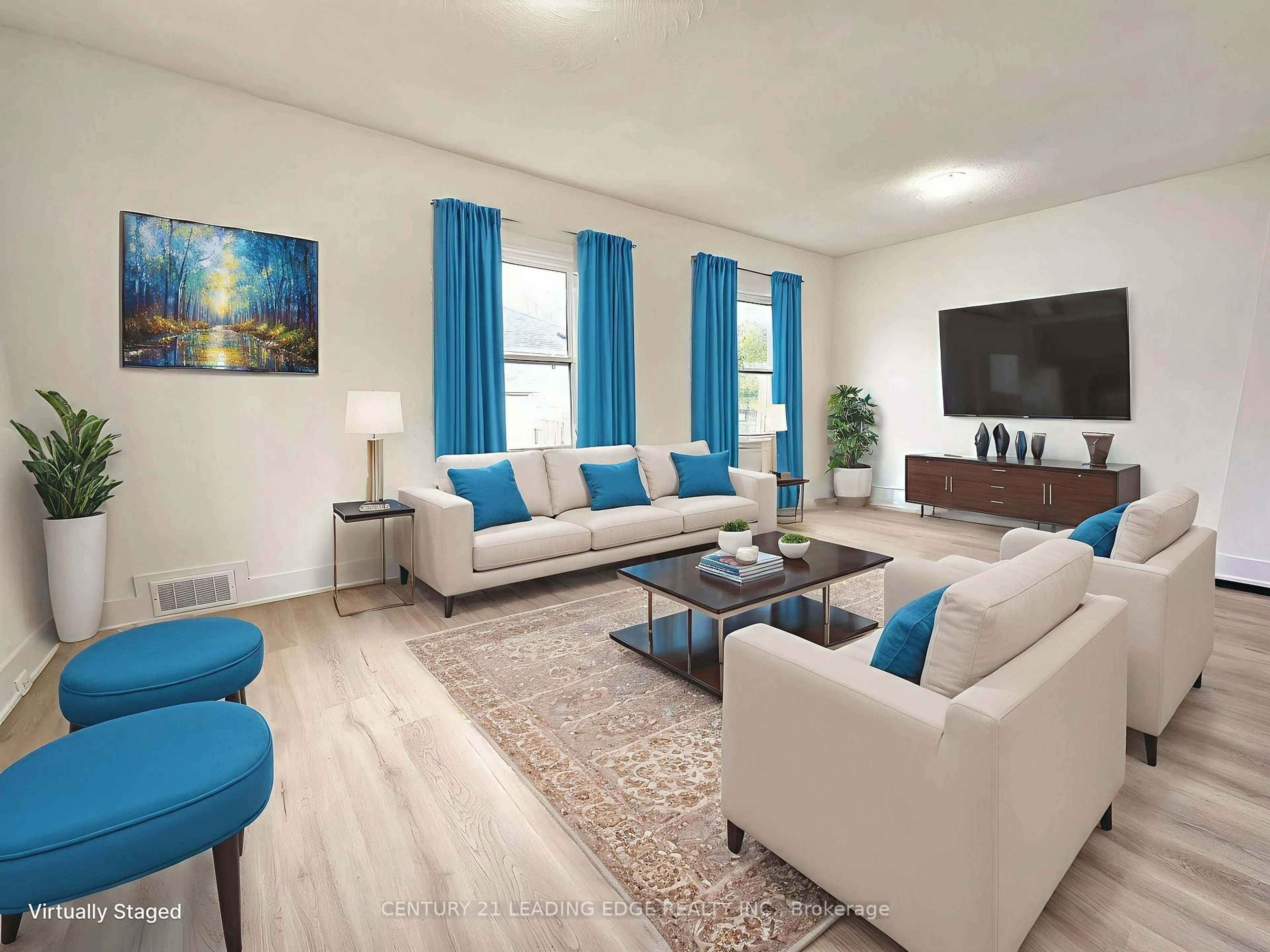 Living room with furniture, unknown for 399 The Queensway South, Georgina Ontario L4P 2C6