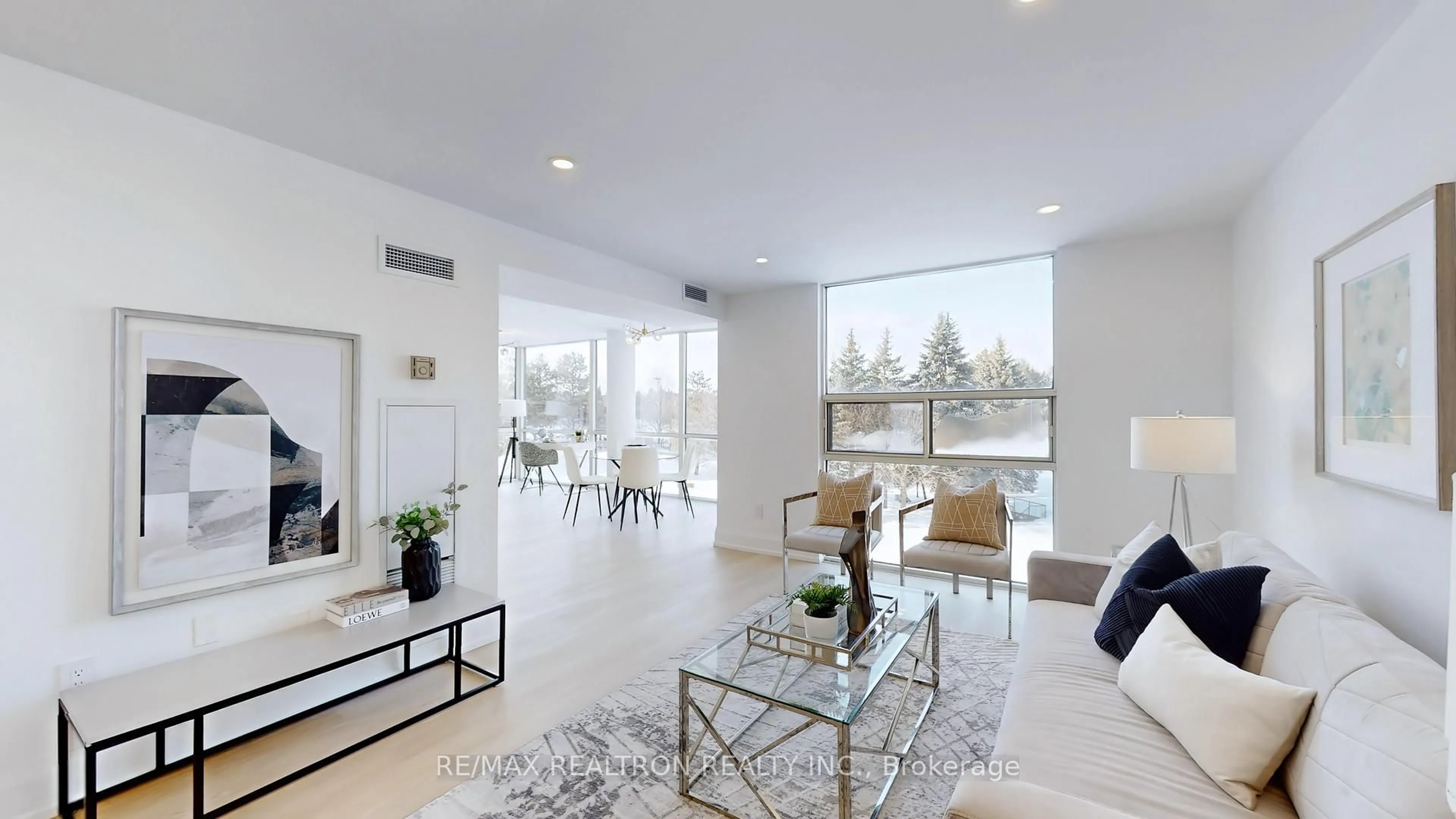 Living room with furniture, unknown for 40 Harding Blvd #404, Richmond Hill Ontario L4C 9S5