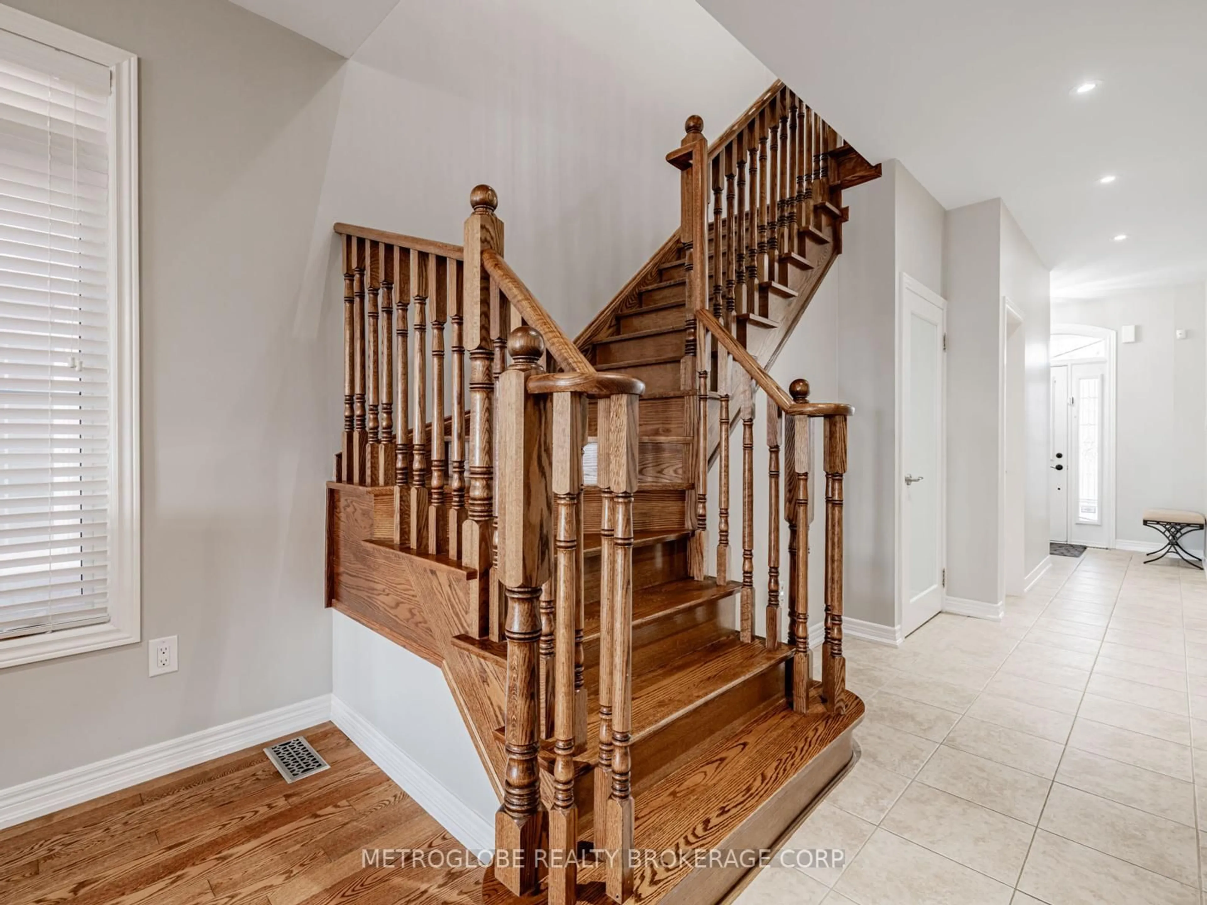 Stairs for 26 Spruce Pine Cres, Vaughan Ontario L6A 4T3