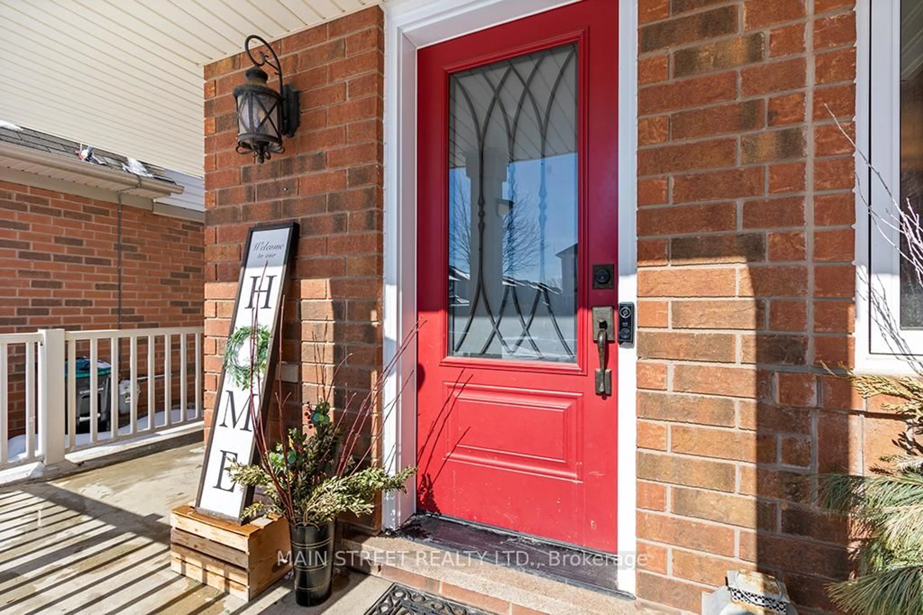 Indoor entryway for 26 John W Taylor Ave, New Tecumseth Ontario L9R 0B5
