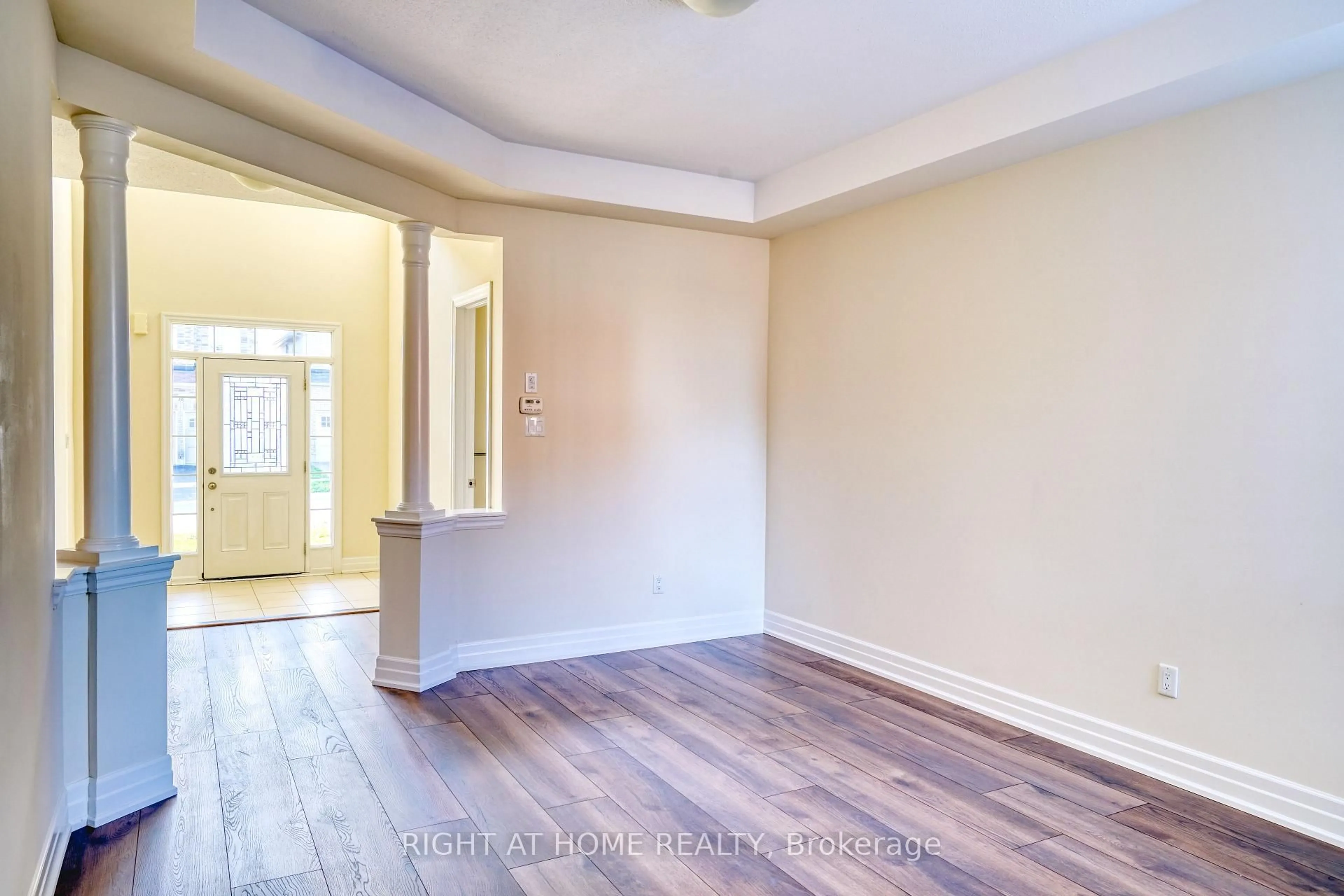 A pic of a room for 17 Mercury Ave, Georgina Ontario L4P 0H1