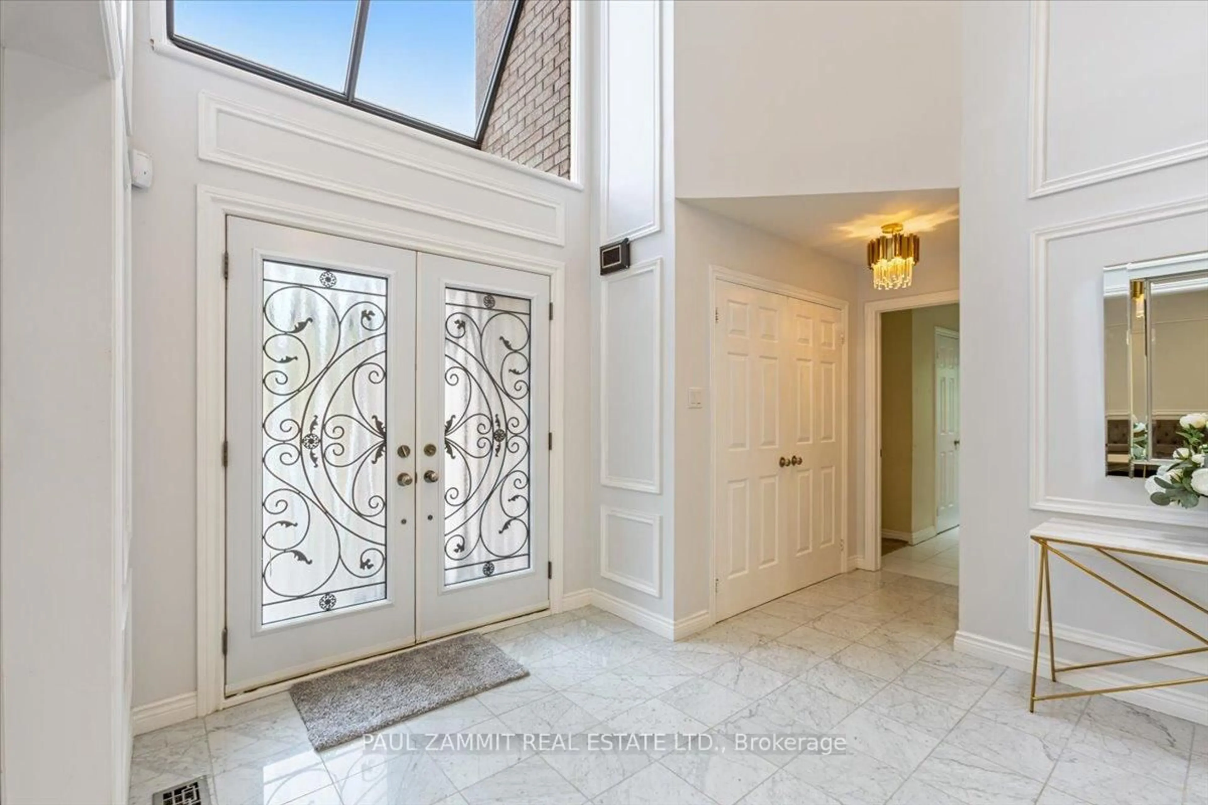 Indoor entryway for 1 Bronte Rd, Markham Ontario L3T 7H5