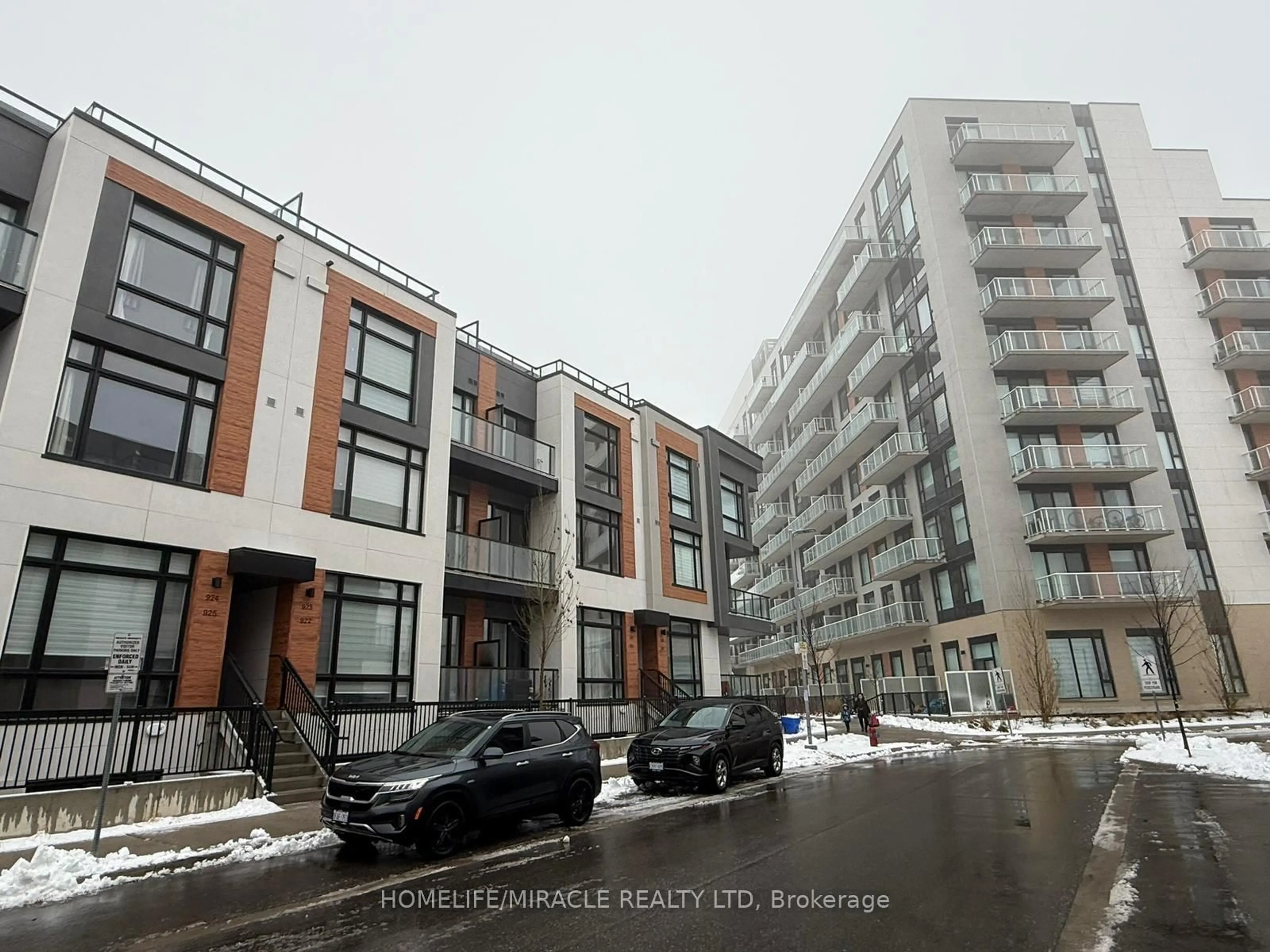 Unknown for 2 Steckley House Lane #924, Richmond Hill Ontario L4S 0N4