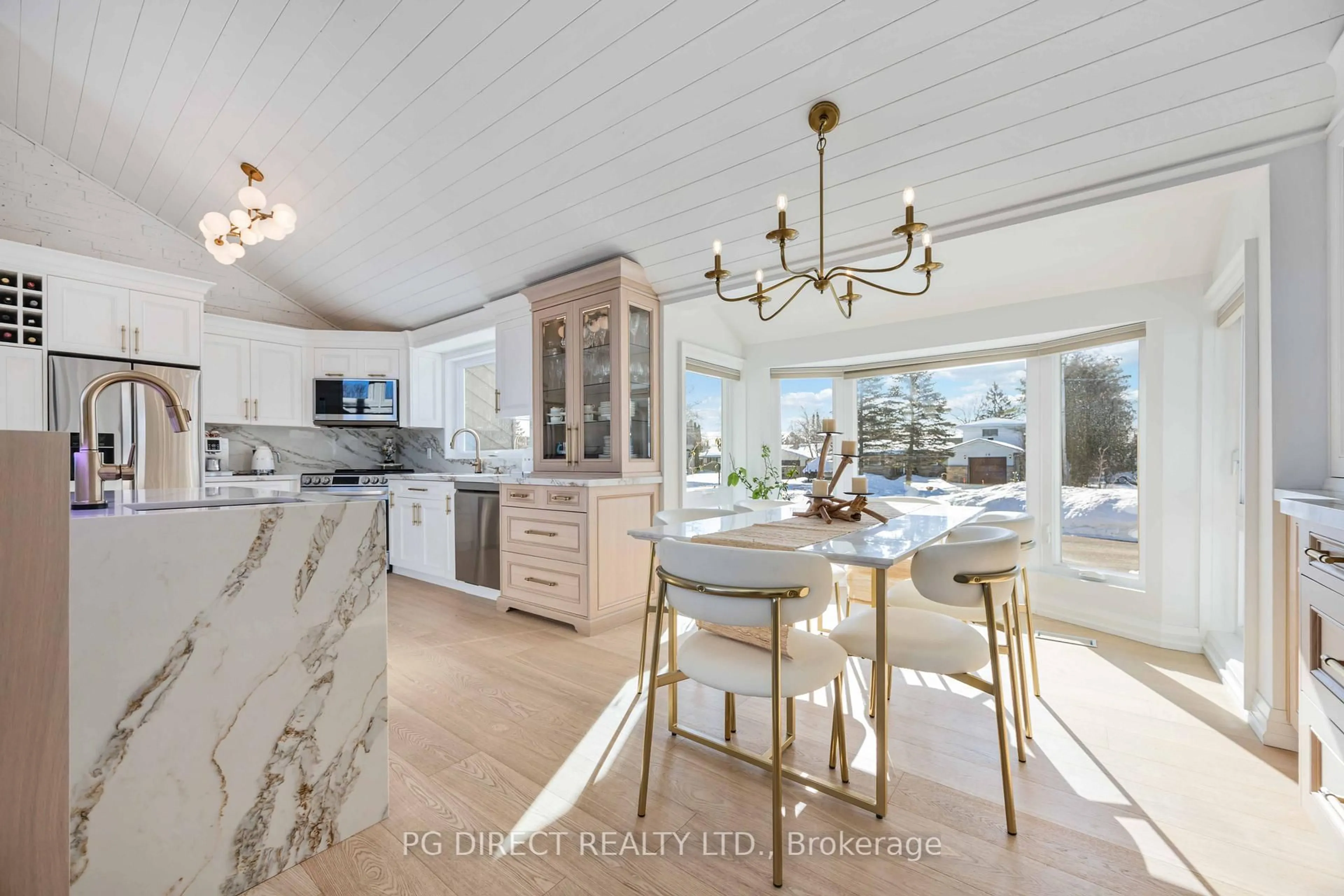 Open concept kitchen, unknown for 18 Villa Dr, Georgina Ontario L0E 1N0