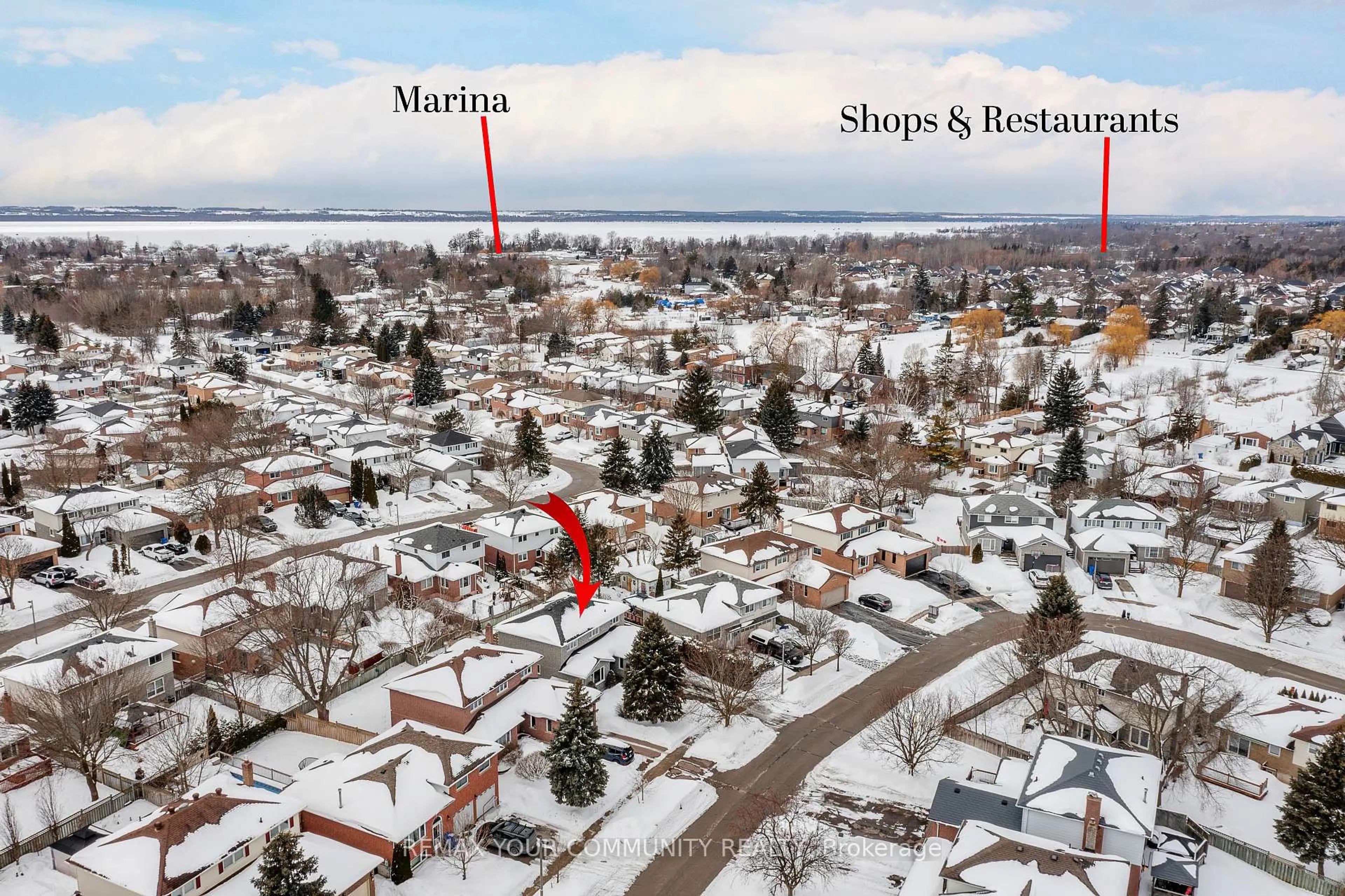 A pic from outside/outdoor area/front of a property/back of a property/a pic from drone, street for 28 Camrose Dr, Georgina Ontario L4P 3L6