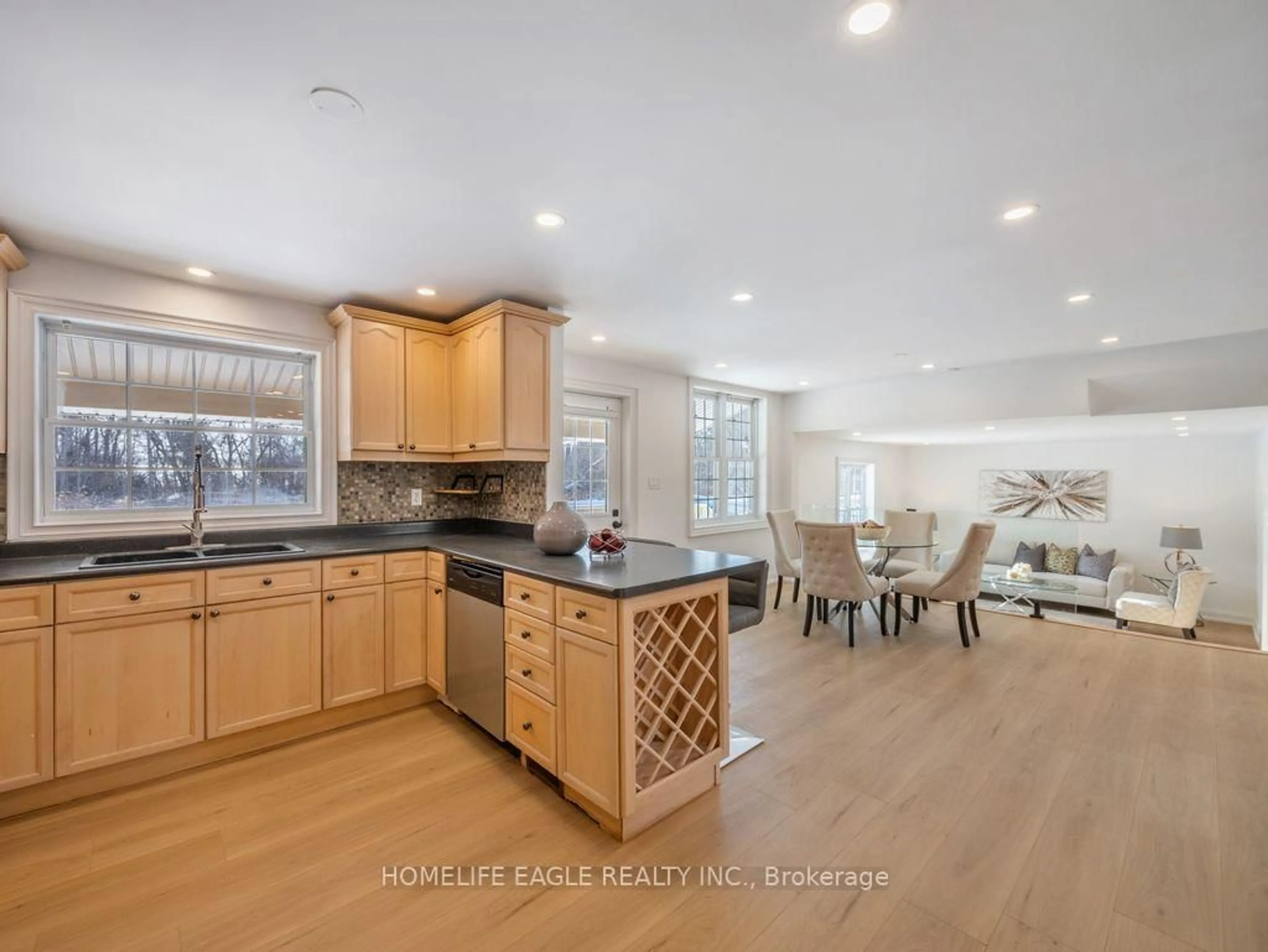 Open concept kitchen, unknown for 4566 Lloydtown-Aurora Rd, King Ontario L7B 0E3