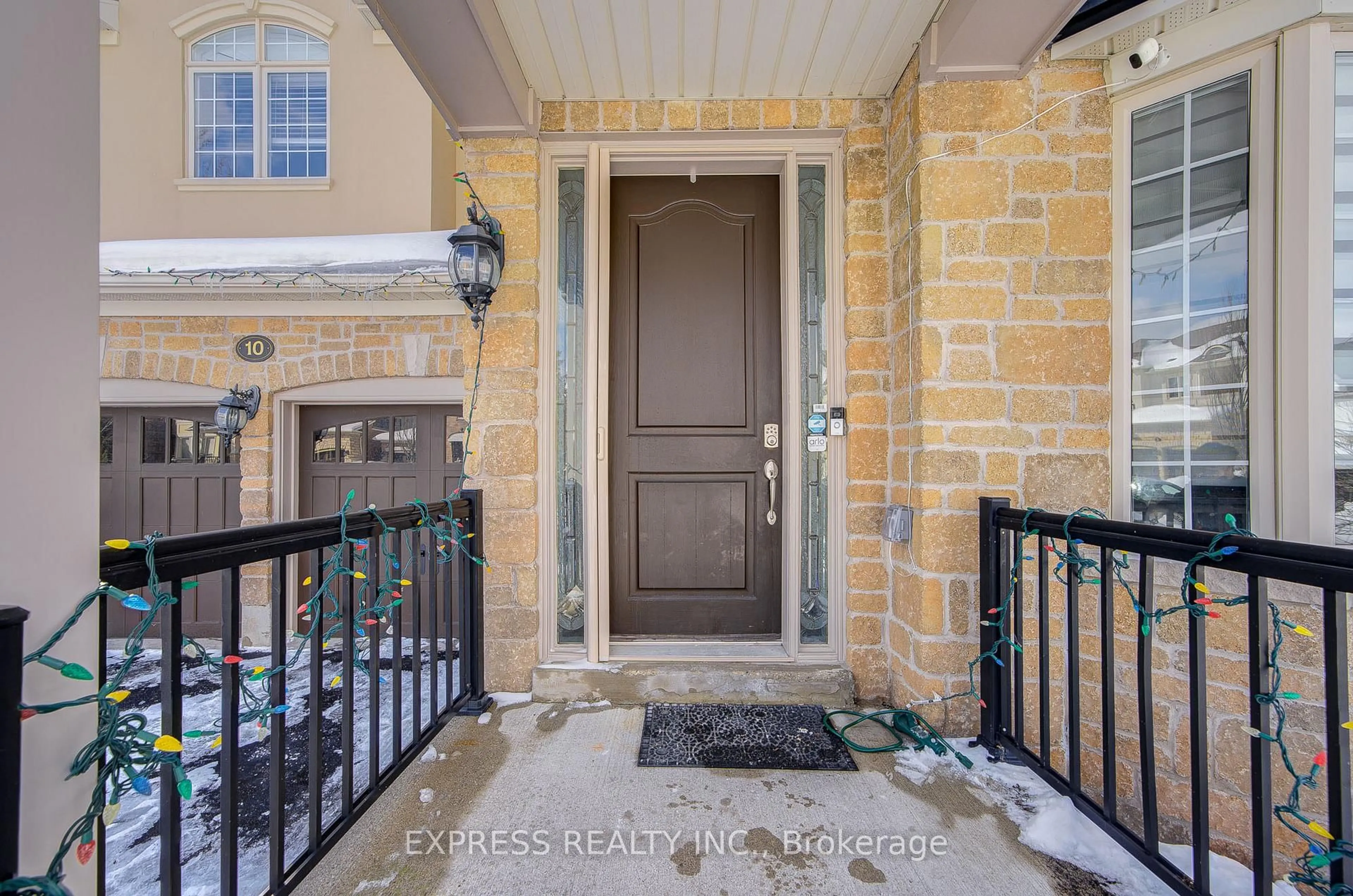 Indoor entryway for 10 Eber St, Richmond Hill Ontario L4E 4X2