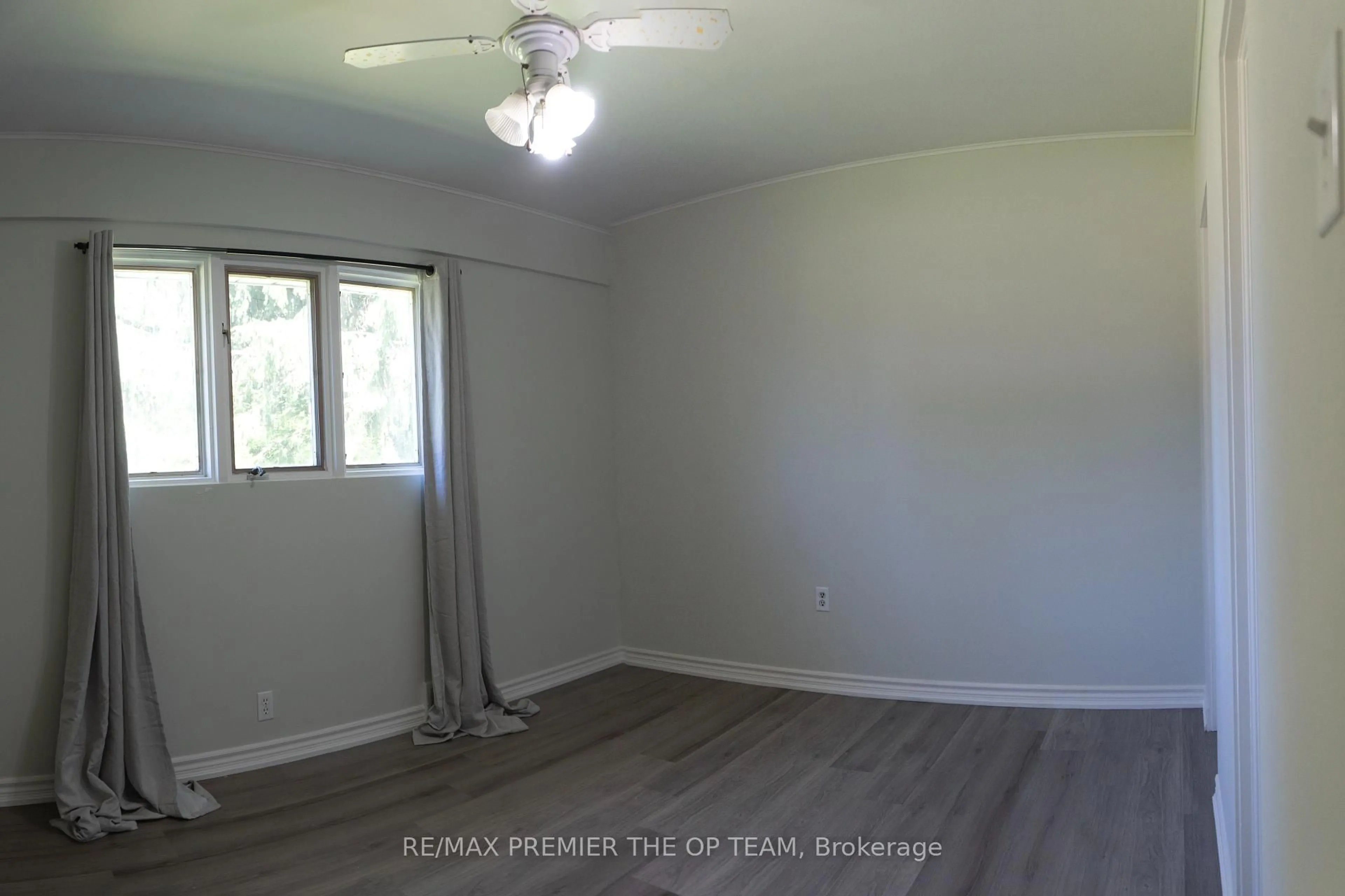 A pic of a room for 37 John St, King Ontario L7B 1J6