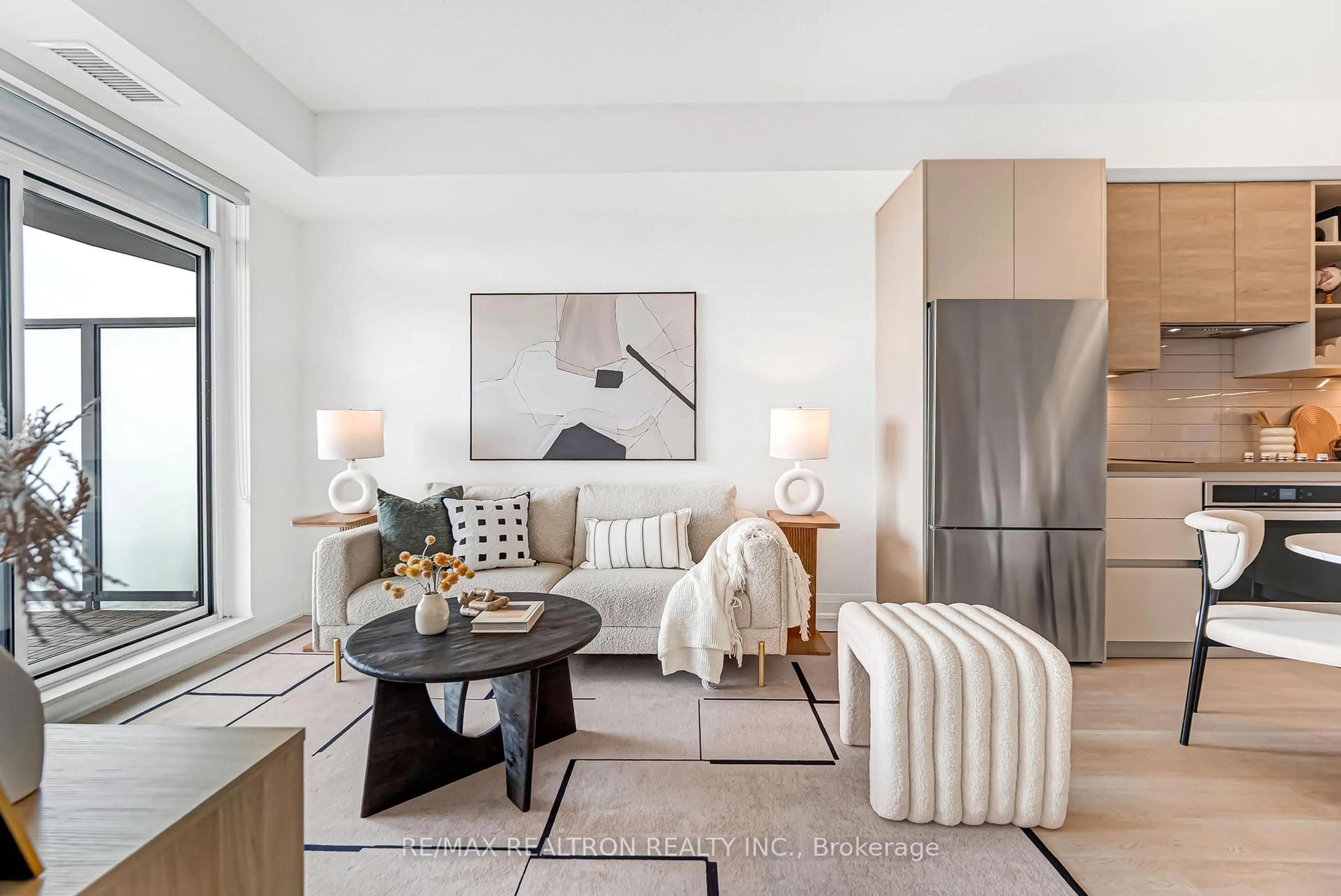 Living room with furniture, unknown for 398 Hwy 7 #1207, Richmond Hill Ontario L4B 0G6