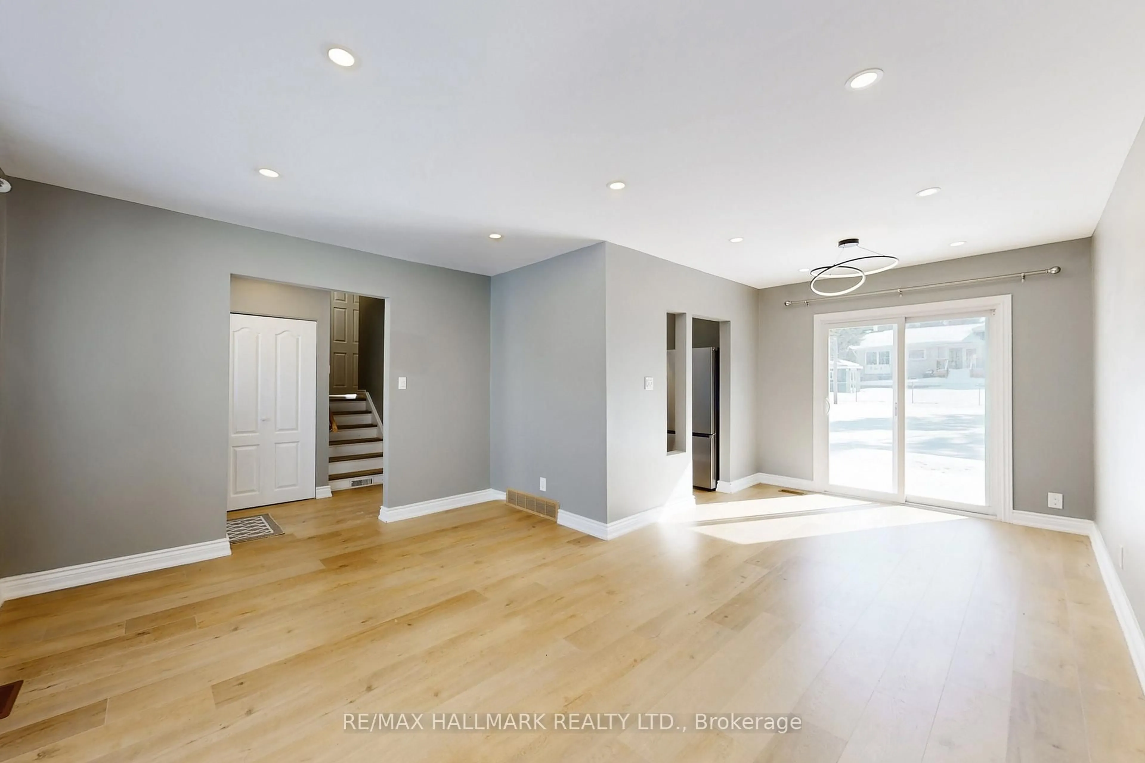 Indoor entryway for 448 Loretta Cres, Whitchurch-Stouffville Ontario L4A 7G2