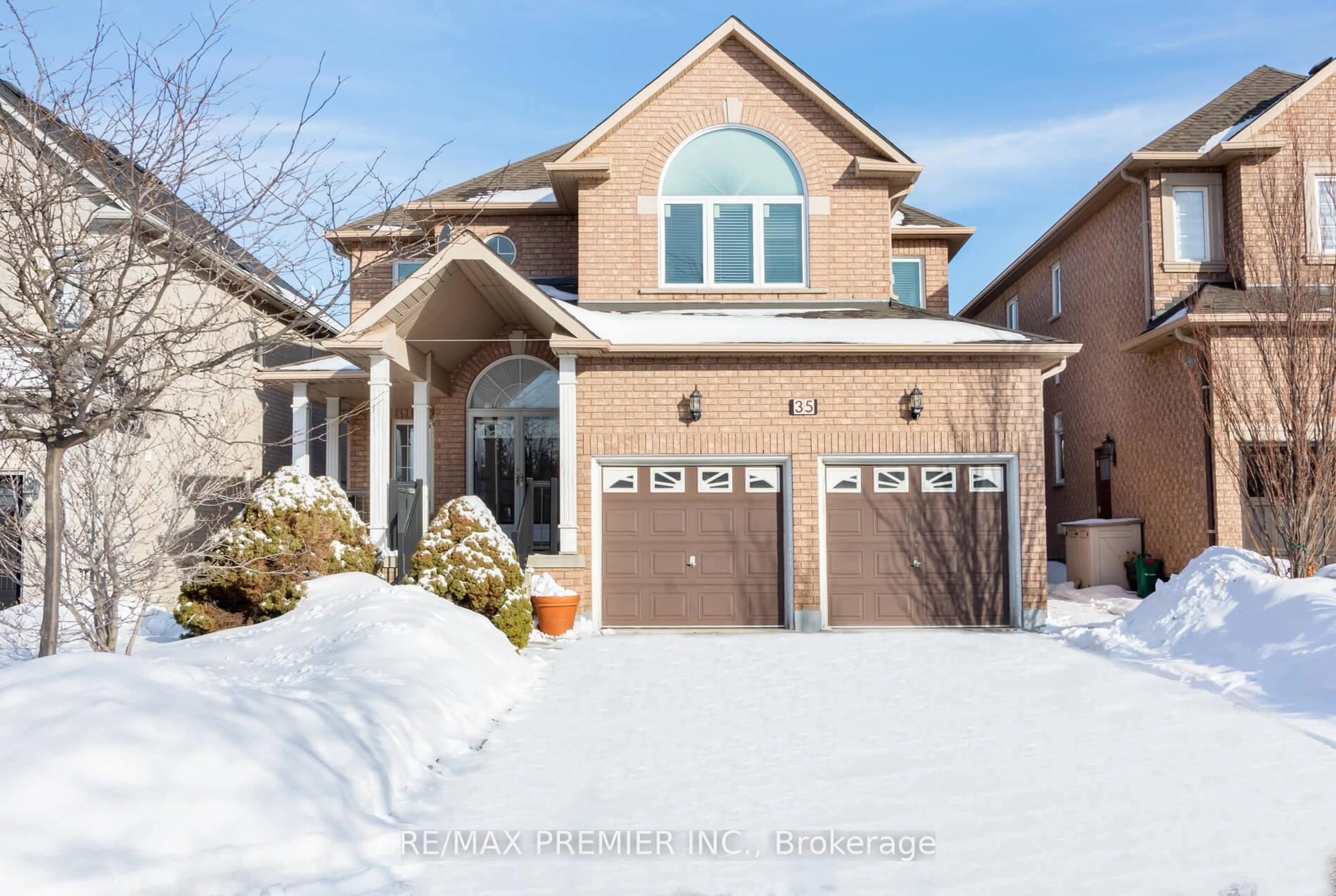 Home with brick exterior material, street for 35 Cachet Hill Cres, Vaughan Ontario L4H 1S6