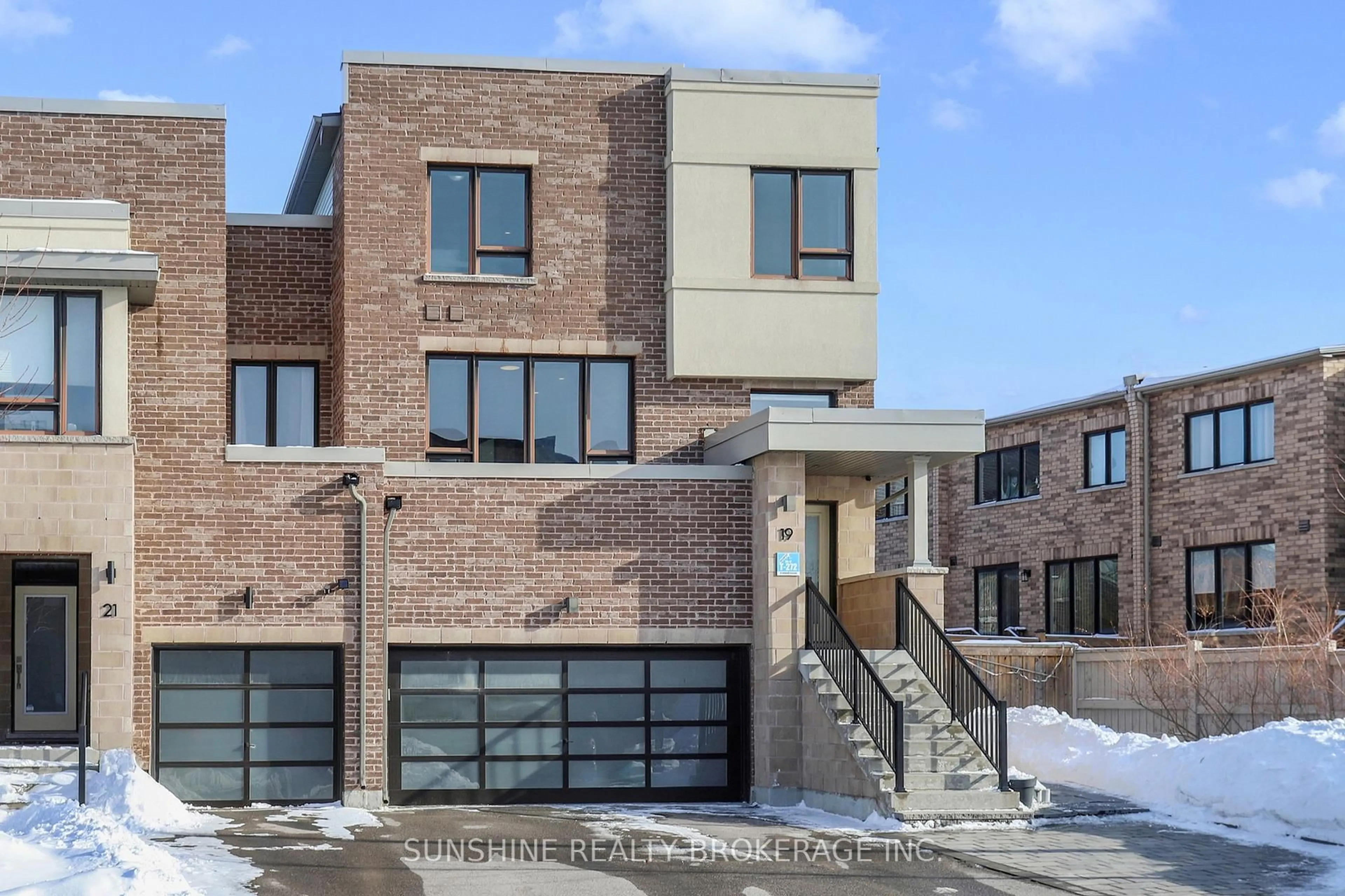 Home with brick exterior material, street for 19 Helliwell Cres, Richmond Hill Ontario L4E 1C8