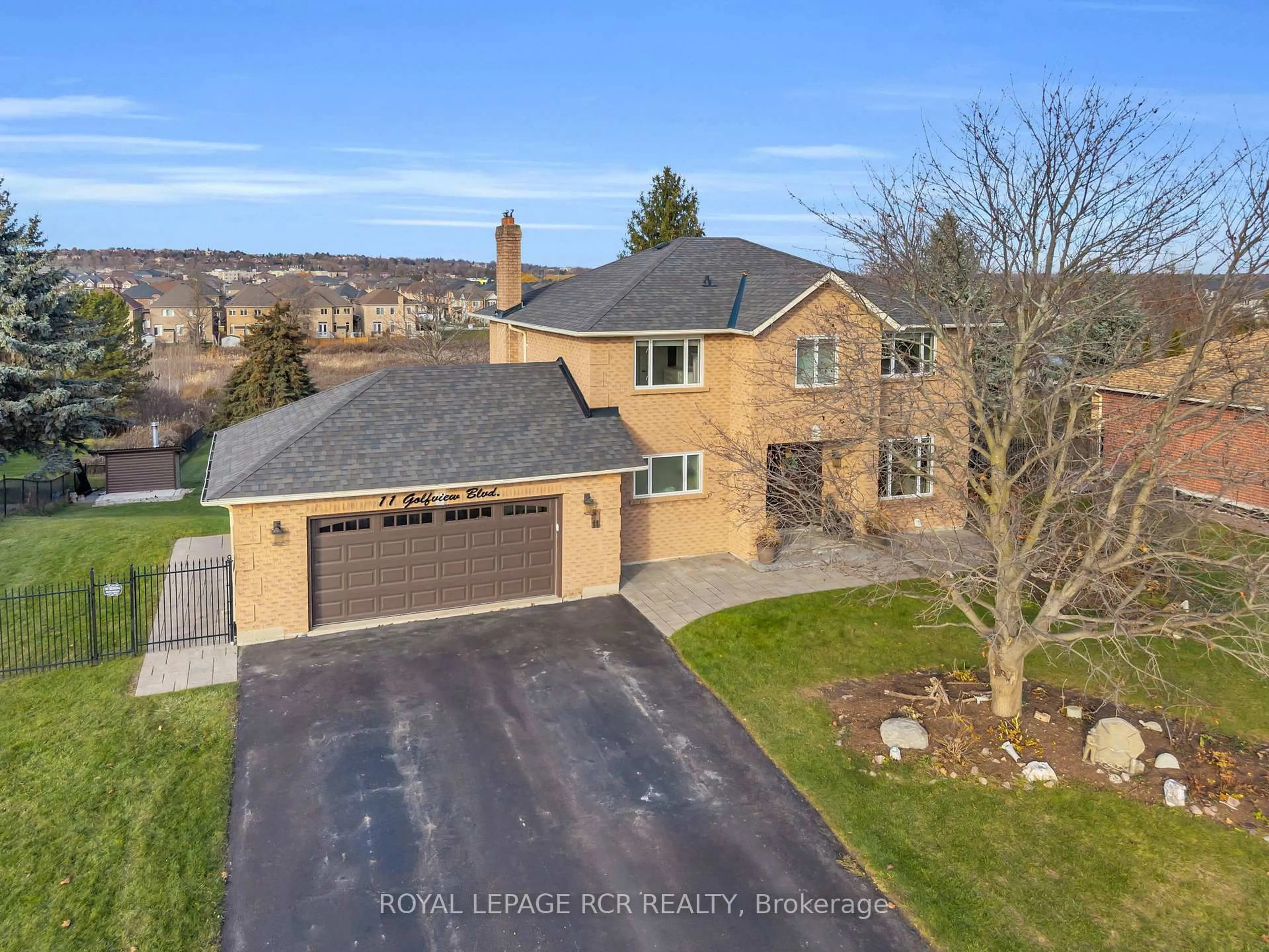 A pic from outside/outdoor area/front of a property/back of a property/a pic from drone, water/lake/river/ocean view for 11 Golfview Blvd, Bradford West Gwillimbury Ontario L3Z 3Z1