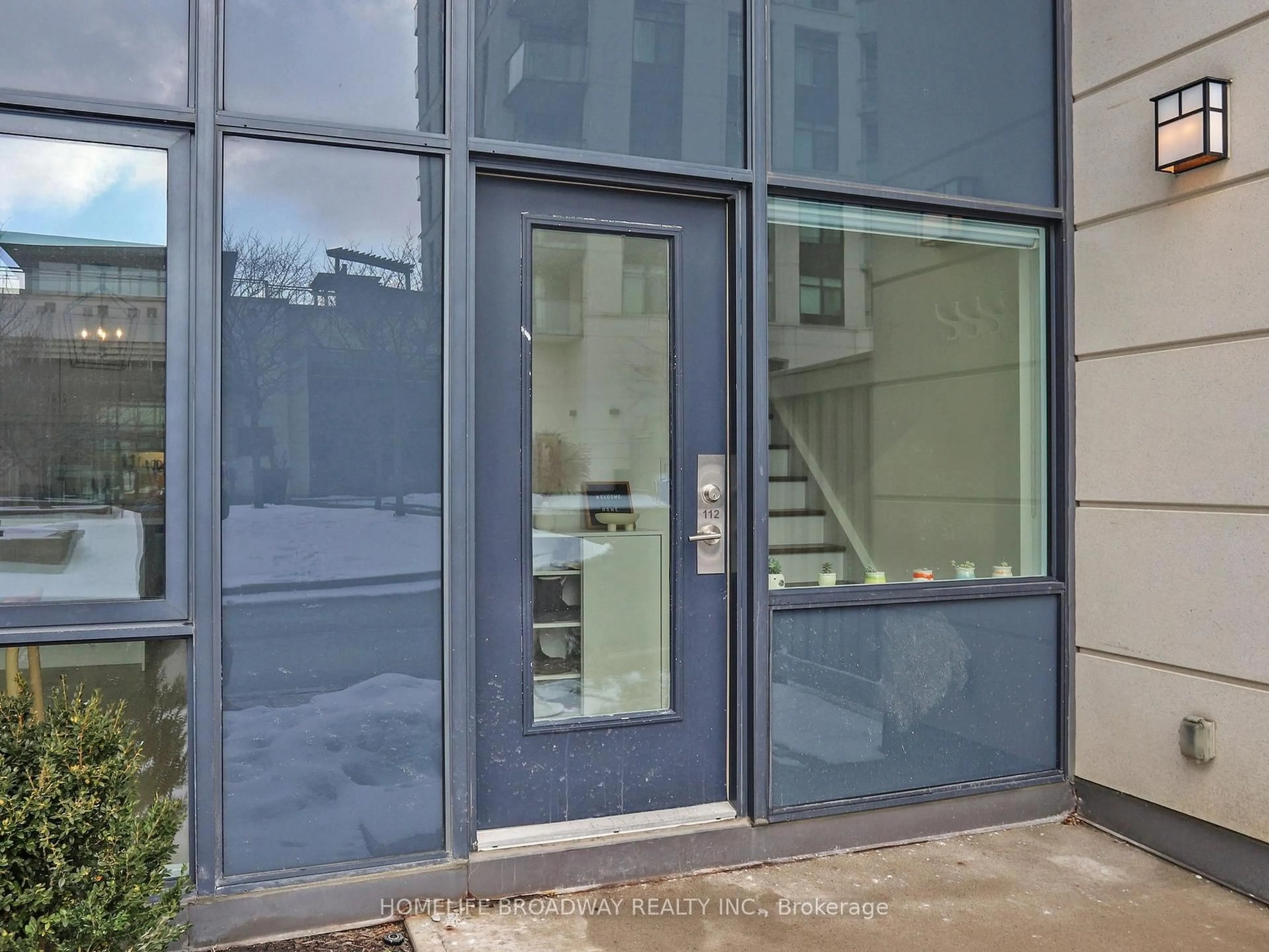 Indoor foyer for 24 Woodstream Blvd #112, Vaughan Ontario L4L 8C4