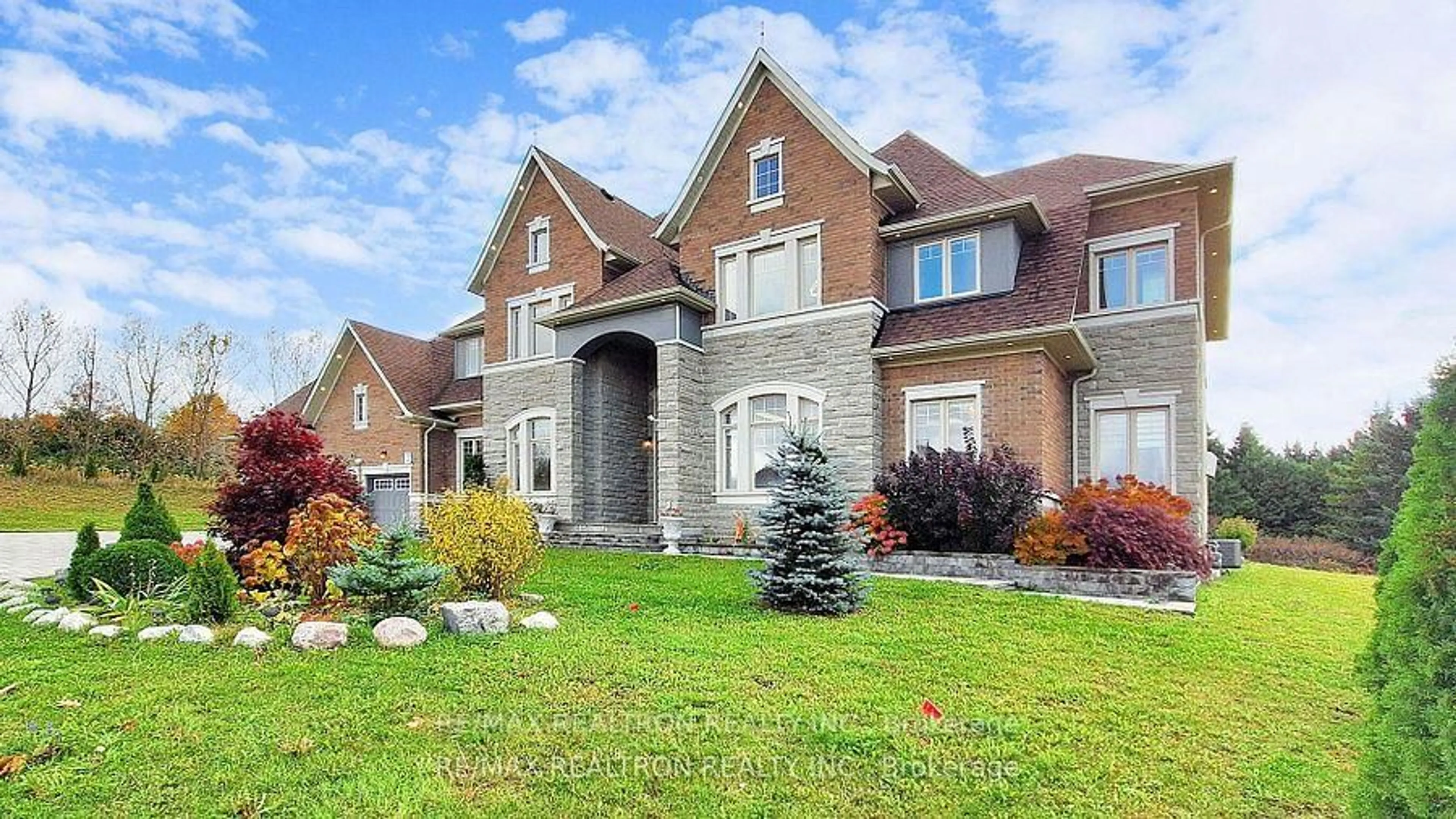 Home with brick exterior material, street for 69 Sam Davis Crt, Whitchurch-Stouffville Ontario L4A 4R4