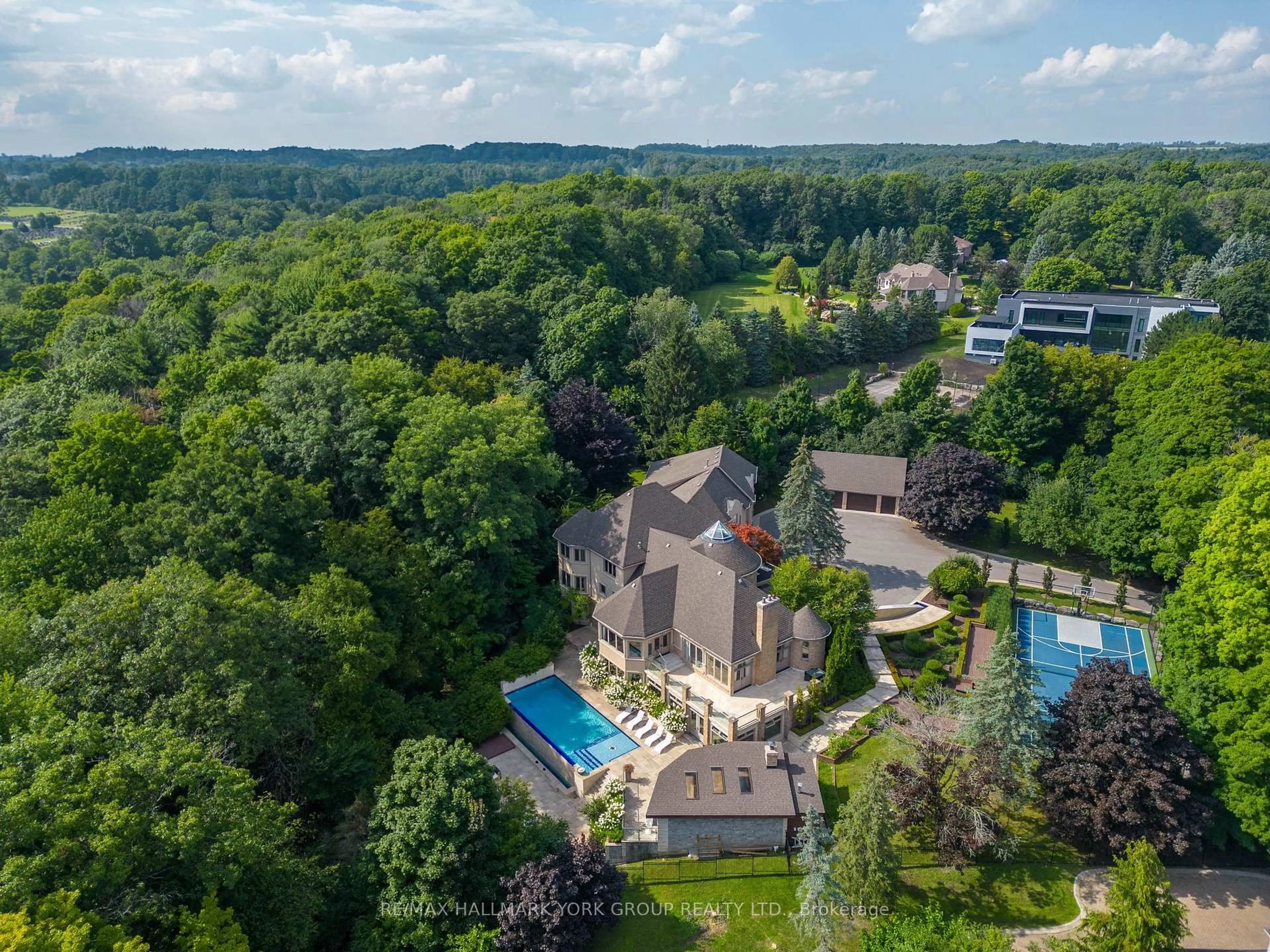 A pic from outside/outdoor area/front of a property/back of a property/a pic from drone, forest/trees view for 24 Dew Drop Crt, Vaughan Ontario L6A 1E9