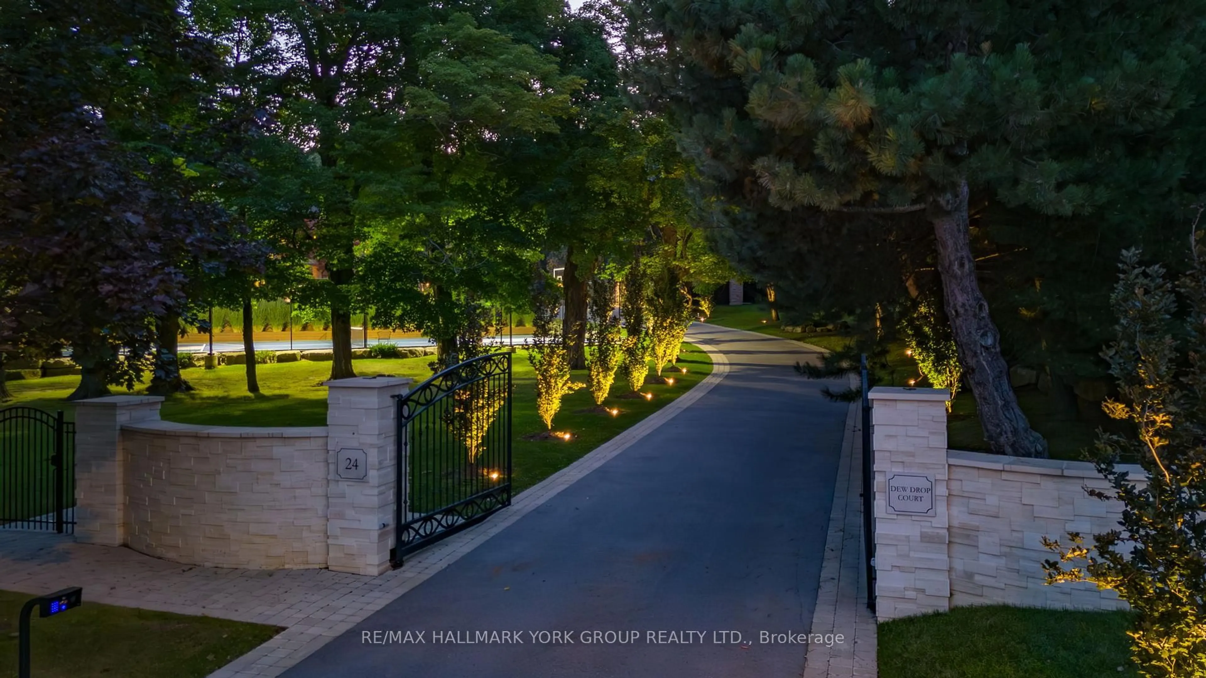 Unknown for 24 Dew Drop Crt, Vaughan Ontario L6A 1E9